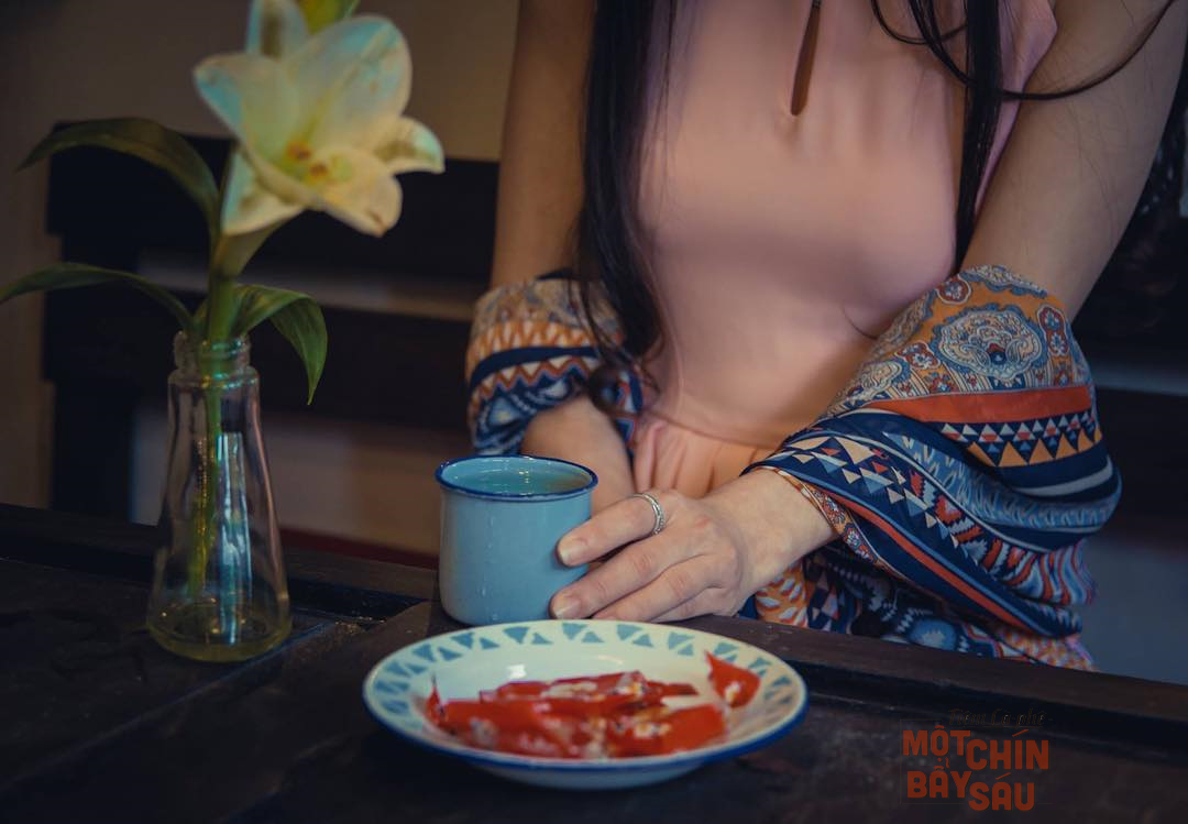 Nhắm mắt thấy mùa hè
Mở mắt thấy có em
__________________
𝟭𝟵𝟳𝟲 𝗖𝗮̀ 𝗣𝗵𝗲̂
23 Nguyễn Thị Minh Khai, Tp.Huế
12 Hải Triều, T