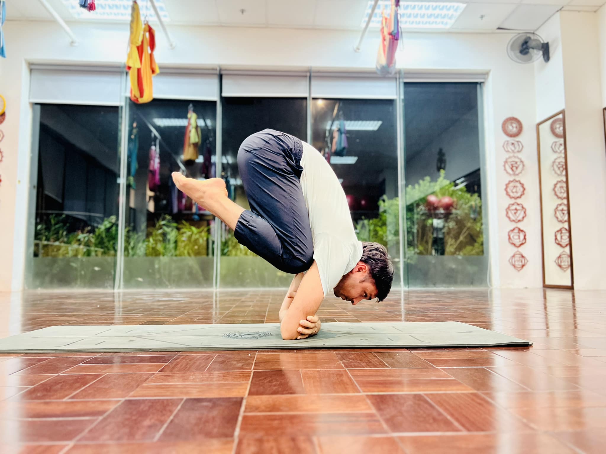 [🆕🇻🇳] Invi Yoga – Chia sẻ kiến thức Yoga, kinh nghiệm tập luyện 🧘 Top1Yoga 🤸🏻‍♀️ Not easy as it looks 

 , shares-0✔️ , likes-122❤️️ , date-2023-08-21 14:30:55🇻🇳🇻🇳🇻🇳📰🆕