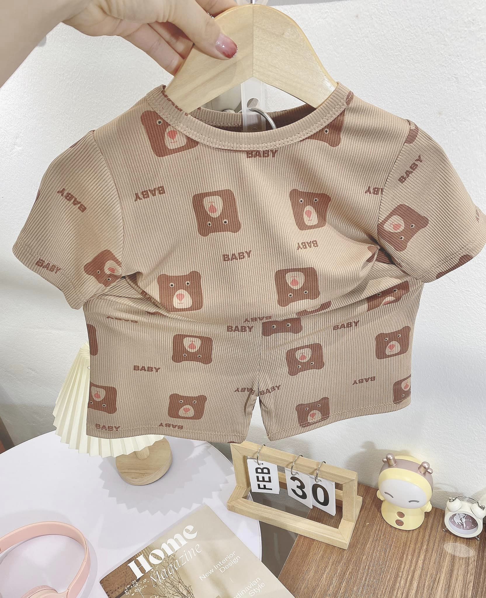 Bộ tăm bé yêu xinh xỉu . Bảng màu bé trai bé gái mặc bao xinh
Chất tăm mềm đẹp. Túi zip sịn sò form dáng chuẩn đẹp ạ
Size 80-120 từ 8-17kg
Combo #200