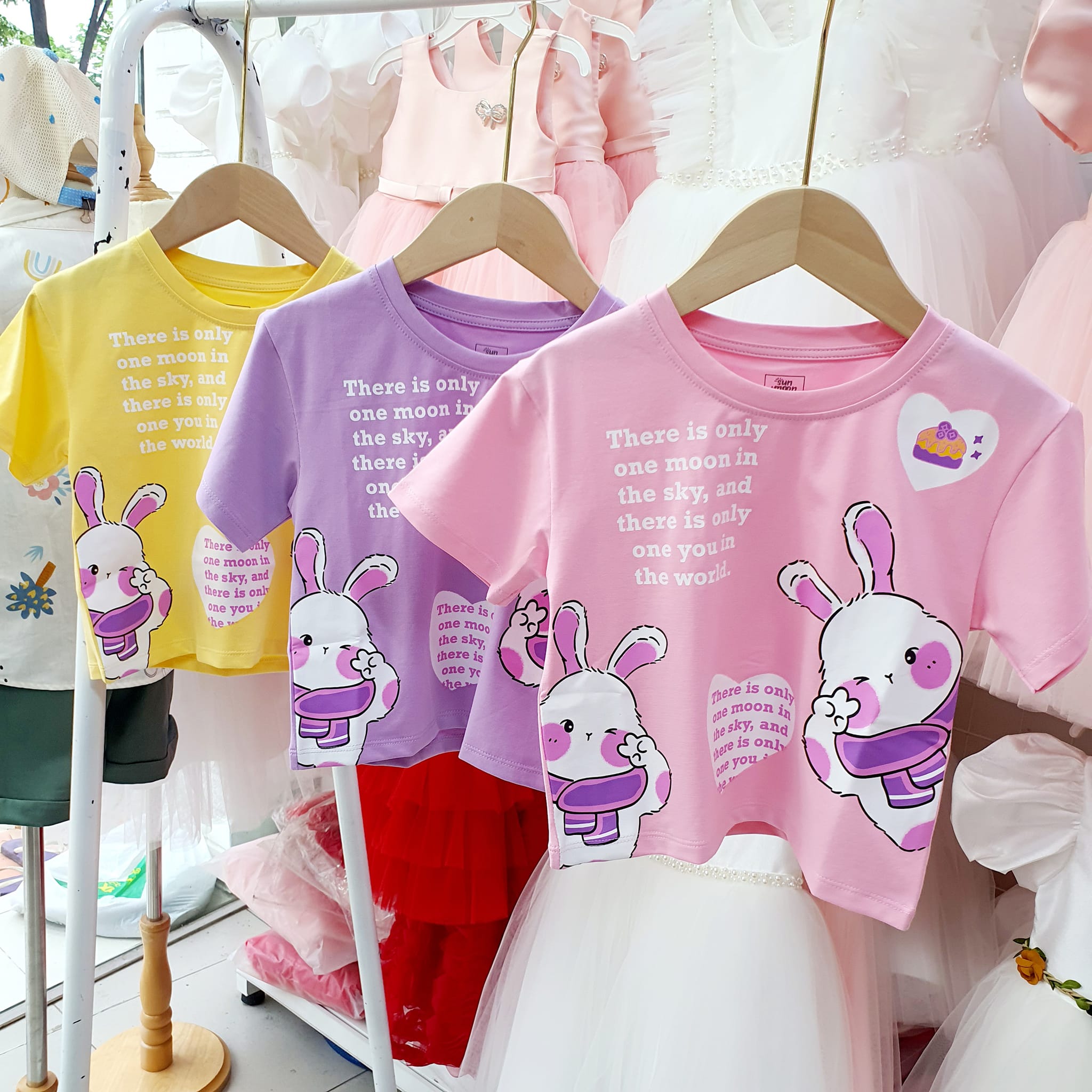 [🆕🇻🇳] Duy khang shop – Shop chuyên mua bán quần áo trẻ em giá rẻ 🧑‍🧒❤️️👶⭐️ Bộ dây kiểu yếm có đính nơ 
 Áo vãi gấm quần vãi lụa 
 Bé 8 đến 13 ký 
 3 bộ 100k
 , shares-0✔️ , likes-16❤️️ , date-2024-08-31 00:23:04🇻🇳🇻🇳🇻🇳📰🆕