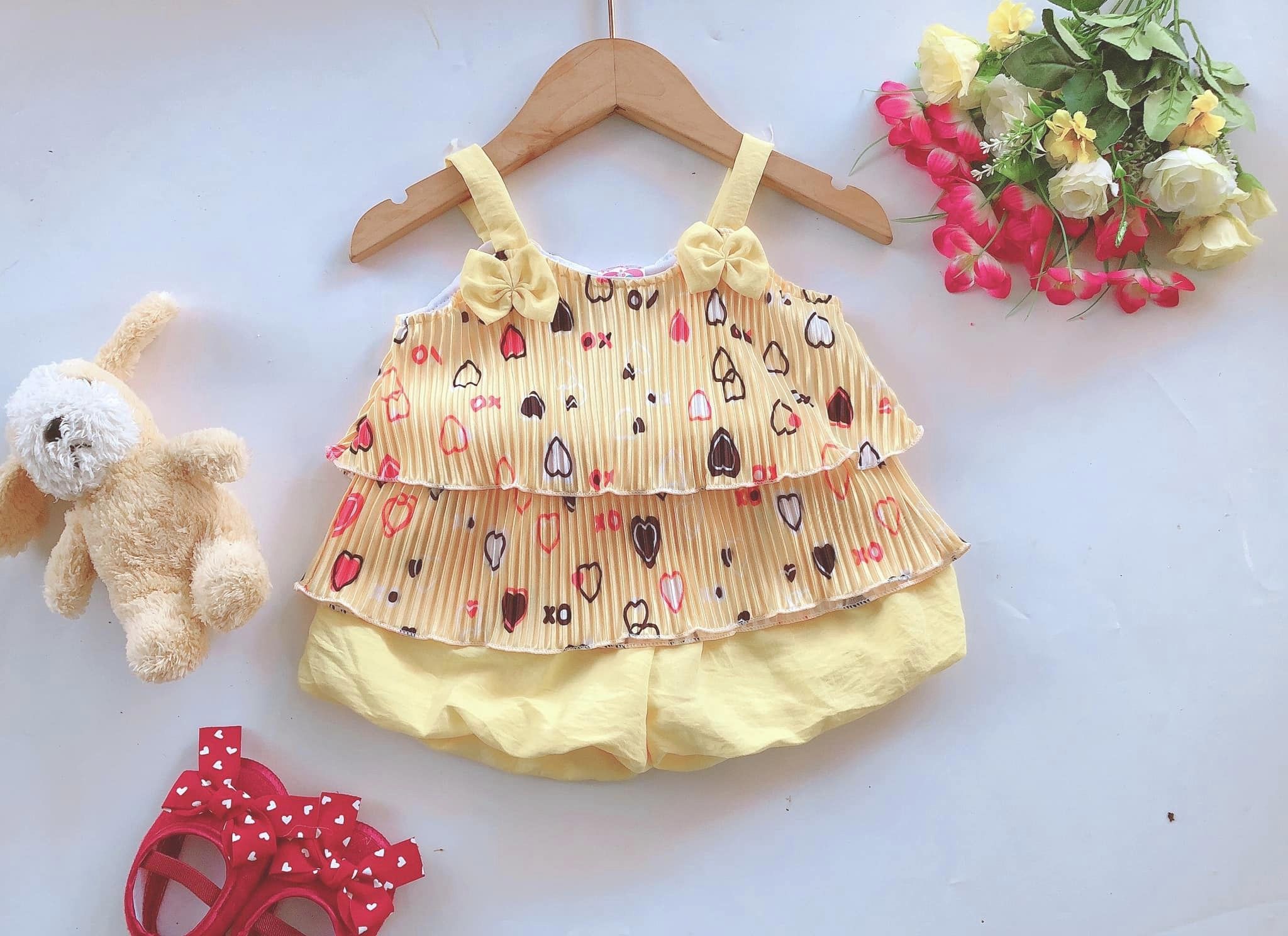 [🆕🇻🇳] Duy khang shop – Shop chuyên mua bán quần áo trẻ em giá rẻ 🧑‍🧒❤️️👶⭐️ Bộ bí áo dây 
 Vãi Lụa Quảng Châu dập ly￼
 Bé 7 đến 12 ký 
 3 bộ 100k
 , shares-0✔️ , likes-33❤️️ , date-2024-10-16 00:39:19🇻🇳🇻🇳🇻🇳📰🆕