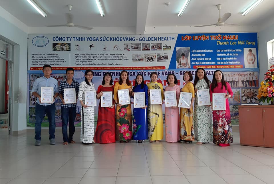 [???] Yoga Sức Khỏe Vàng – Golden Health ? Top1Yoga ??‍♀️  LỄ BẾ GIẢNG KHÓA HLV 4.
 CHÚC MỪNG CÁC TÂN HUẤN LUYỆN VIÊN YOGA.
– MỘT KHÓA HỌC 2 CHỨNG NHẬN (200h và trị liệu chuyên khoa. Kèm Chứng nhận Nauli (cấp theo , shares-0✔️ , likes-1❤️️ , date-2020-11-10 05:18:59????????