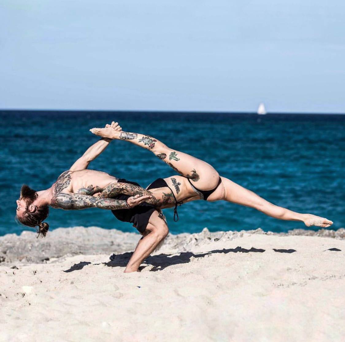 [🆕🇻🇳] YOGA PLUS is Vietnam’s Most Authentic, Luxurious and Unique Yoga 🧘 Top1Yoga 🧘  Yoga couple goals!  Chiêm ngưỡng bộ ảnh Yoga đôi cực ấn tượng của cặp đôi Yoga Dianel Rama với 137,000 lượt theo dõi và Sarah Bonsall với 22,000 lượt theo , shares-102✔️ , likes-453❤️️ , date-2019-02-23 03:00:03🇻🇳🇻🇳🇻🇳📰🆕