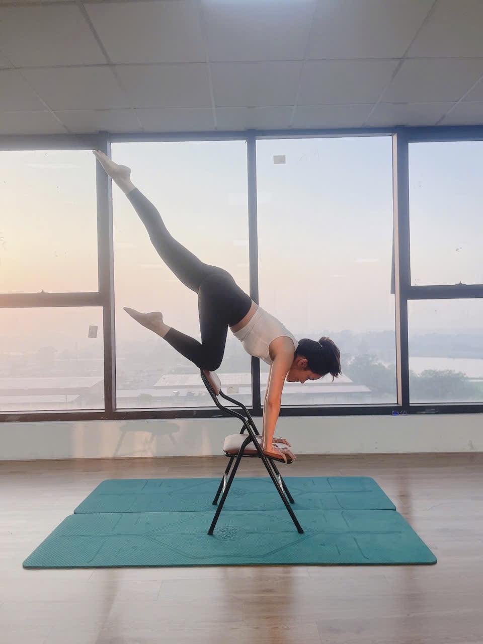 [🆕🇻🇳] YOGA PLUS is Vietnam’s Most Authentic, Luxurious and Unique Yoga 🧘 Top1Yoga 🧘  Huấn luyện viên Yoga Kino MacGregor đi khắp thế giới và truyền cảm hứng yoga đến tất cả mọi người thông qua những bức ảnh tuyệt đẹp của mình. 
 Các tư thế , shares-15✔️ , likes-203❤️️ , date-2019-02-19 19:00:01🇻🇳🇻🇳🇻🇳📰🆕