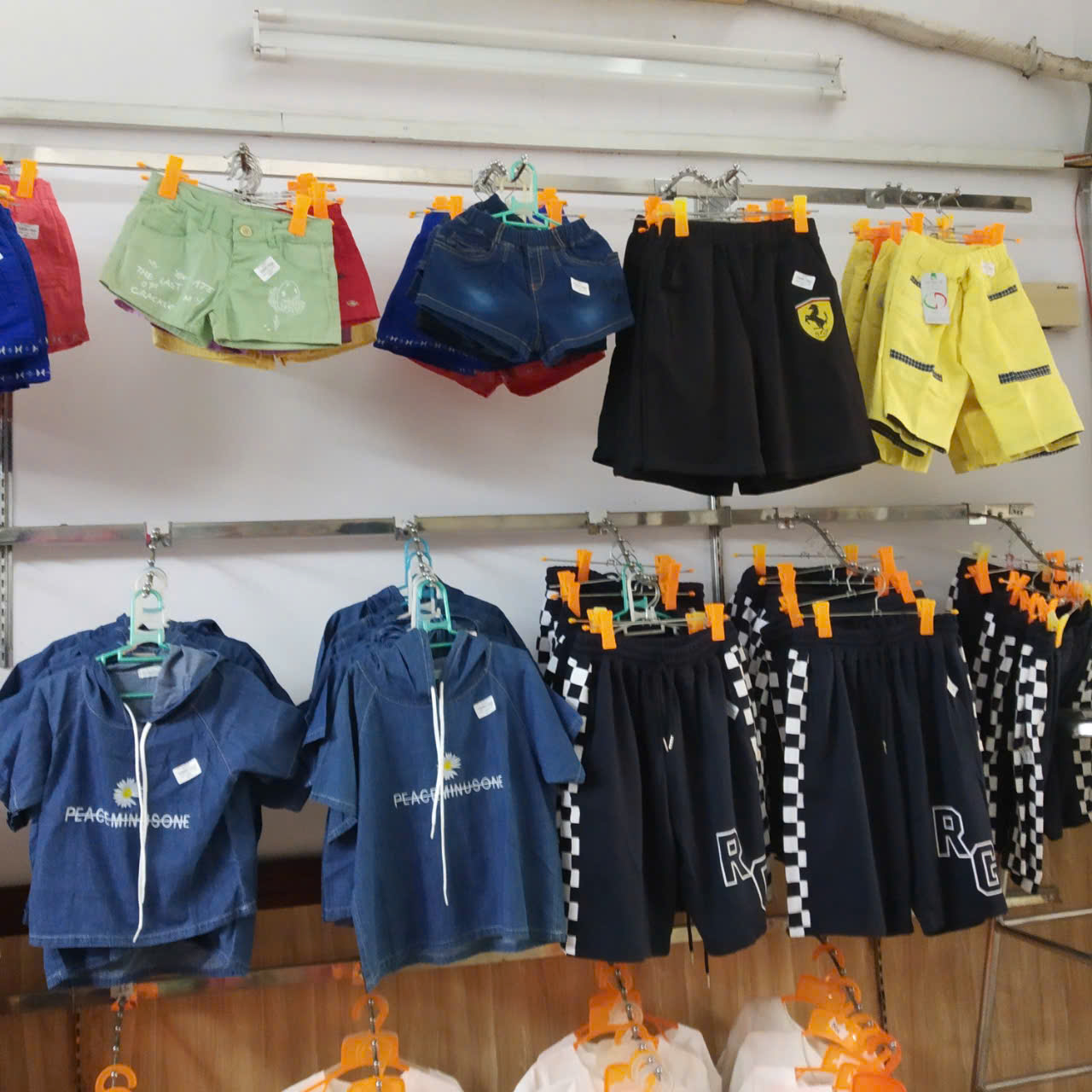 [???]  Bé Xinh Shop – Trang Phục Đẹp Cho Bé Yêu Của Bạn  ?‍?❤️️?⭐️ Set đồ cho bé từ 10-53 kg
 . Chất liệu nỉ 2 da mềm, thoáng. Kiểu dáng đẹp.
 . Size từ 19-53 kg
 , shares-0✔️ , likes-5❤️️ , date-2024-11-08 17:17:07????????