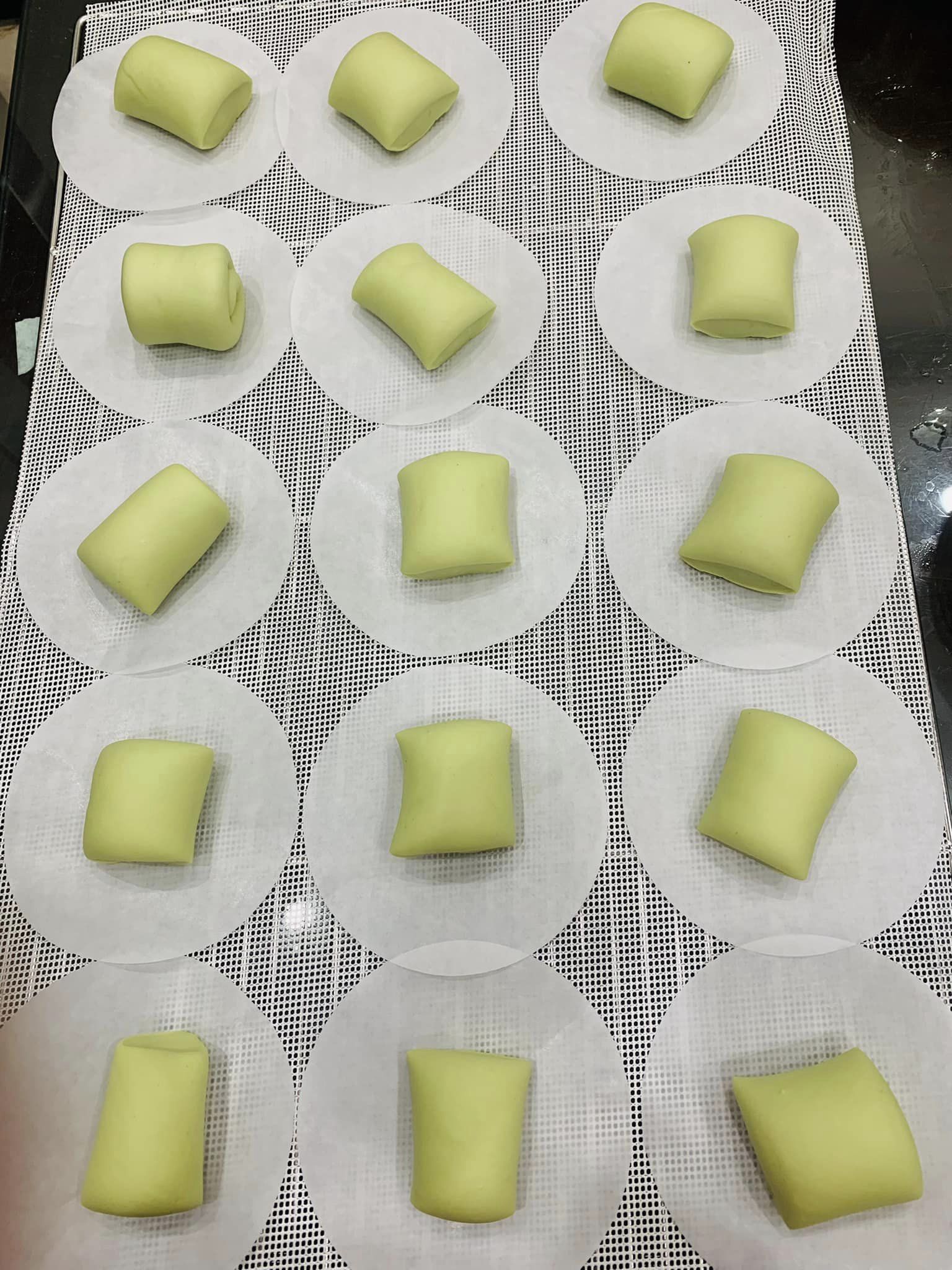 [🆕🇻🇳] Thảo Kids – Thiết Kế quần áo trẻ em cao cấp 🧑‍🧒❤️️👶⭐️ Hôm nay, nhân ngày rằm ngoài bánh bao 5 vị nhà em vẫn làm thì Bếp có thêm 2 loại bánh chay siêu ngon, đó là chay bí đỏ màu vàng và chay lá nếp màu xanh để  , shares-0✔️ , likes-0❤️️ , date-2024-11-16 02:47:37🇻🇳🇻🇳🇻🇳📰🆕