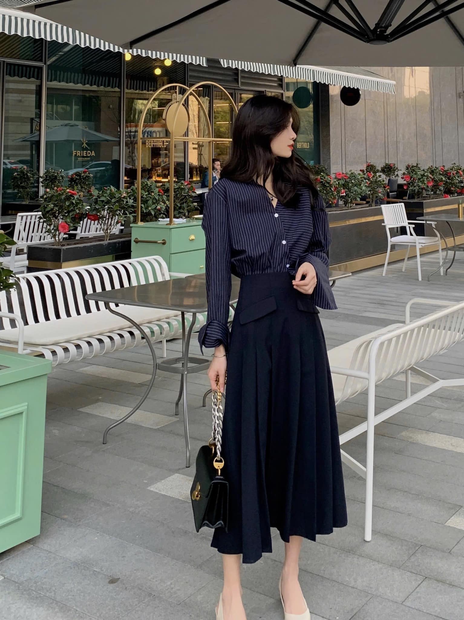 [🆕🇻🇳] Duy khang shop – Shop chuyên mua bán quần áo trẻ em giá rẻ 🧑‍🧒❤️️👶⭐️ Bộ cổ tàu áo bí￼
 Size bé 7 đến 14 ký 
 35k 1 bộ
 , shares-0✔️ , likes-36❤️️ , date-2024-10-28 03:16:20🇻🇳🇻🇳🇻🇳📰🆕