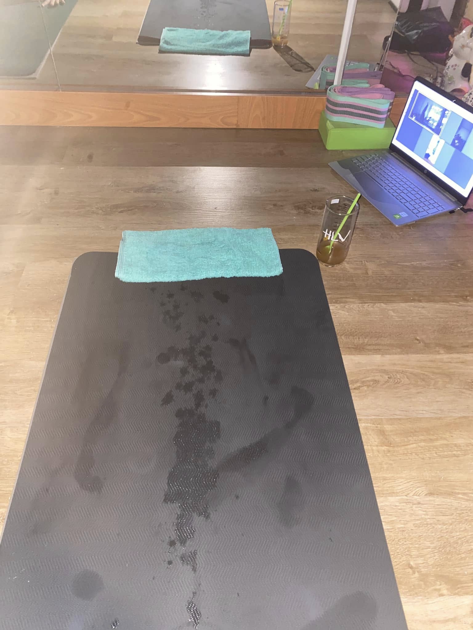 [???] YOGA KIM ? Top1Yoga ??‍♀️ Kết quả không đến từ sự may mắn, mà từ nỗ lực và quyết tâm không ngừng nghỉ. Hãy tận hưởng từng hơi thở  trong từng động tác  và thấy sự thay đổi qua mỗi l , shares-0✔️ , likes-4❤️️ , date-2024-08-08 07:08:06????????