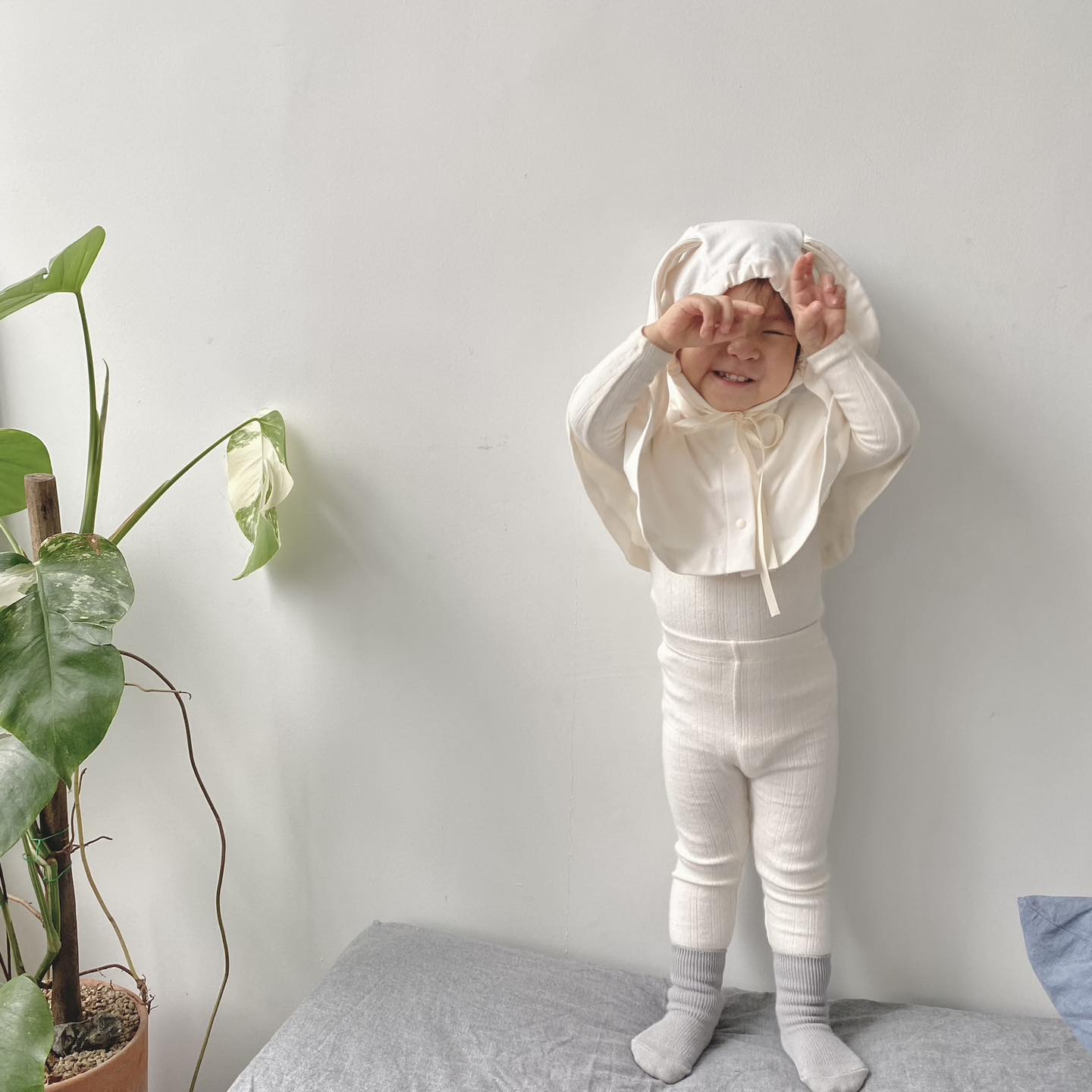 [???]  ELSA – Kids Closet Chuyên quần áo trẻ em ?‍?❤️️?⭐️ Mua 1 được 3 váy cô dâu size 10-25kg
 Thiết kế tay bồng điệu, áo mặc được 2 kiểu trước sau. Chân váy tầng phối tà dài. Tặng kèm 1 kẹp tóc
 Múa cũng đẹp lém , shares-0✔️ , likes-0❤️️ , date-2024-11-17 19:53:06????????