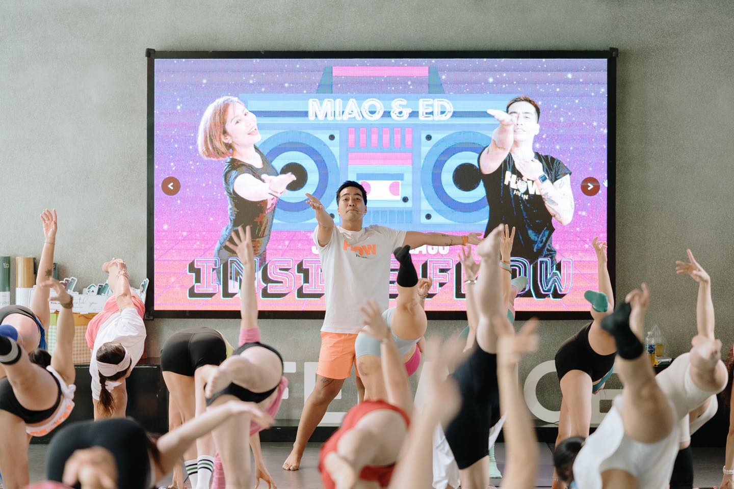 [???] Ed Yoga & Dance ? Top1Yoga ??‍♀️ “Bước đi cùng nhịp thở, lắng nghe nhịp điệu của chính mình qua từng động tác. Inside Flow Yoga – nơi cơ thể và âm nhạc hòa làm một.”
 ———
 Ed Yoga & Da , shares-1✔️ , likes-34❤️️ , date-2024-09-27 19:39:55????????