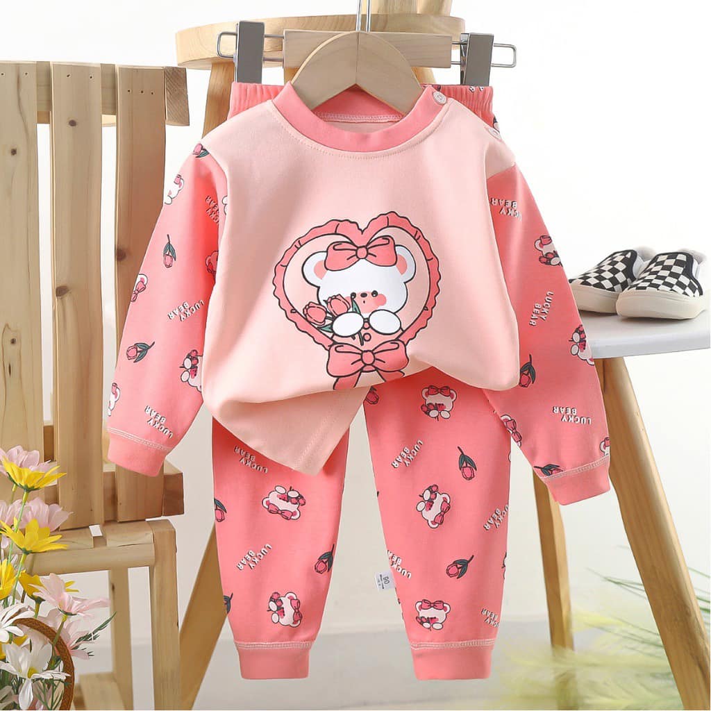 [???]  Kid Simple Style – Chuyên quần áo trẻ em guangzhou ?‍?❤️️?⭐️ BST thu đông 2024 -2025 
Ảnh thật hãng chụp 
Đủ size  110-150
 HÀNG CÓ SẴN 
———————————
 Kim Mã – Ba Đình – Hà Nội
 Ship COD toàn quố , shares-1✔️ , likes-5❤️️ , date-2024-10-14 17:32:42????????