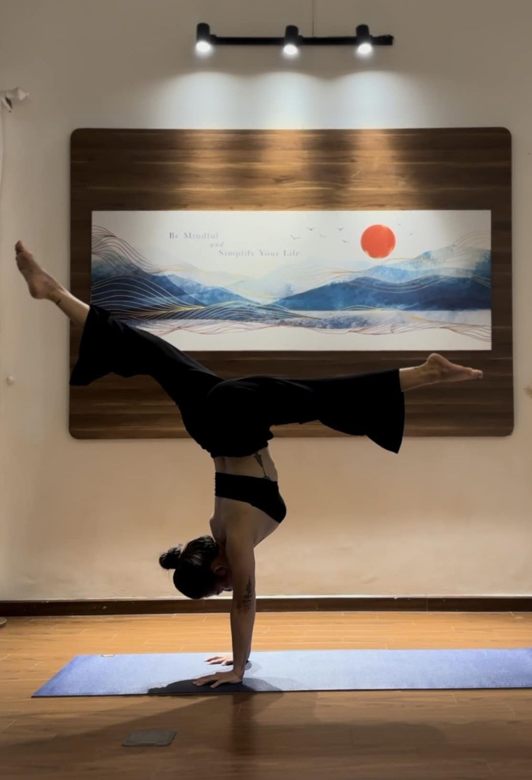 [???] YÊN’S YOGA Studio – Yên’s Yoga, Tâm khoẻ – dáng xinh  ? Top1Yoga ??‍♀️ 𝐁𝐚̣𝐧 𝐜𝐡𝐢̉ 𝐜𝐚̂̀𝐧 𝐥𝐚̀ 𝐩𝐡𝐢𝐞̂𝐧 𝐛𝐚̉𝐧 𝐡𝐨𝐚̀𝐧 𝐡𝐚̉𝐨 𝐧𝐡𝐚̂́𝐭 𝐜𝐮̉𝐚 𝐜𝐡𝐢́𝐧𝐡 𝐦𝐢̀𝐧𝐡
—
Cuộc sống chắc chắn sẽ dễ dàng hơn nếu chúng ta biết bản thân mình cần gì và muốn như , shares-0✔️ , likes-3❤️️ , date-2024-10-13 16:28:57????????