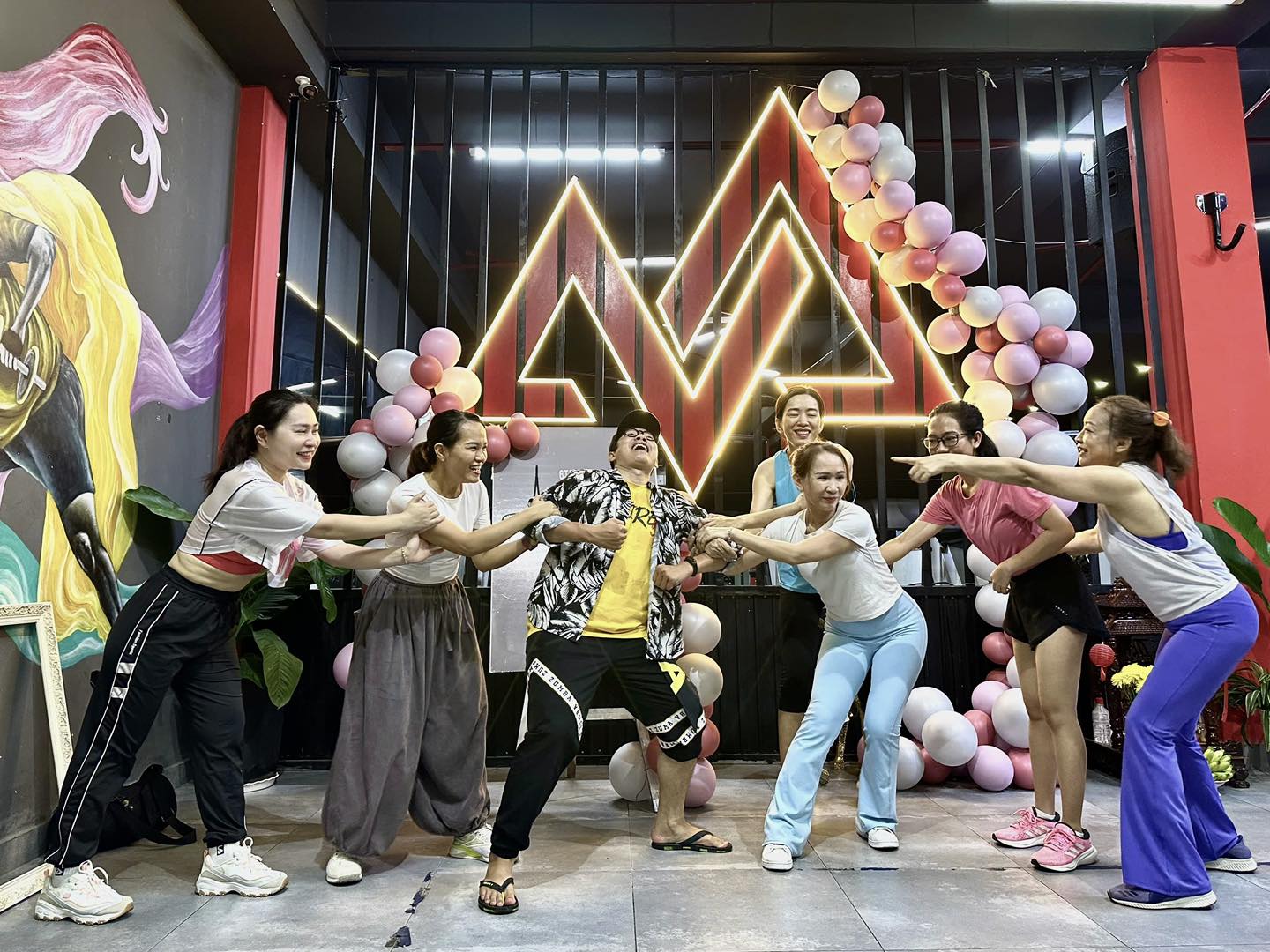 [???] A.A.N Fitness & Yoga Center – Trung tâm tập gym ? Top1Yoga ??‍♀️ Chúc mừng Ngày Phụ nữ Việt Nam 20/10   Phụ nữ hiện đại, không chỉ xinh đẹp mà còn tự tin và tràn đầy năng lượng. Hãy cùng AAN Fitness & Yoga chăm sóc s , shares-1✔️ , likes-26❤️️ , date-2024-10-20 23:43:44????????