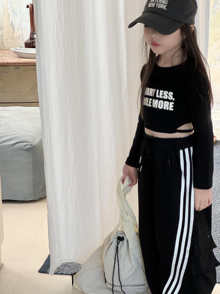 [🆕🇻🇳] KT Kids – Thời Trang Trẻ Em – Chúng tôi chuyên cung cấp quần áo trẻ em cho bé , giá tại xưởng 🧑‍🧒❤️️👶⭐️ HÀNG CÓ SẴN, CHỐT MAI GIAO
———————~~~———————
𝑺𝑨𝑵𝑮 𝑻𝑹𝑶̣𝑵𝑮- Đ𝑨̆̉𝑵𝑮 𝑪𝑨̂́𝑷 – 𝑳𝑰̣𝑪𝑯 𝑳𝑨̃𝑴
Giới thiệu mẫu sơ mi CARO NỈ cao cấp cho Boy phối đồ đi học, đi chơi cự , shares-0✔️ , likes-2❤️️ , date-2024-10-28 16:26:06🇻🇳🇻🇳🇻🇳📰🆕