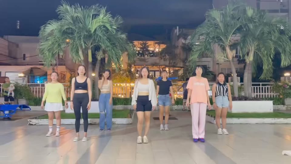 [???] Tố Trinh Yoga & Fitness – Phòng tập yoga – Phòng tập nhảy ? Top1Yoga ??‍♀️ Tối nay có hẹn với các chị đẹp nhà em 
Tình Đầu Quá chén  vào lúc 19h30 -20h30
Tại CLb Tố Trinh Tầng G Look D06 
Các chị nào xuống phụ níu em ra với . Đừng , shares-0✔️ , likes-104❤️️ , date-2024-10-26 23:14:26????????