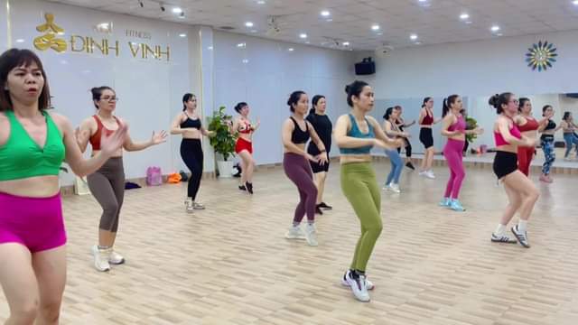 [🆕🇻🇳] Yoga – Fitness Đình Vinh – GYM – YOGA – ZUMBA – AEROBIC – MÚA CỔ TRANG – DANCE KID 🧘 Top1Yoga 🤸🏻‍♀️ LỚP 𝐀𝐄𝐑𝐎𝐁𝐈𝐂 
 Năng lượng đầu tuần 
 – – – – – – – – – – – – – – – – – 
 ĐC : 21 đường 22, kp 4 , p Linh Đông , Thủ Đức 
 Hotline : 0975.172.579 #YogaFitnes , shares-0✔️ , likes-17❤️️ , date-2024-10-28 14:49:26🇻🇳🇻🇳🇻🇳📰🆕