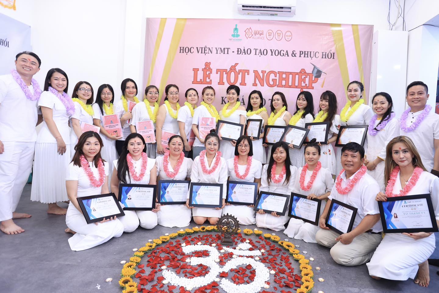 [???] Học Viện YMT ? Top1Yoga ??‍♀️ “𝐁𝐚̣𝐧 𝐥𝐚̀ 𝐧𝐠𝐮̛𝐨̛̀𝐢 𝐝𝐮𝐲 𝐧𝐡𝐚̂́𝐭 𝐜𝐨́ 𝐭𝐫𝐚́𝐜𝐡 𝐧𝐡𝐢𝐞̣̂𝐦 𝐯𝐚̀ đ𝐮̉ 𝐬𝐮̛́𝐜 𝐦𝐚̣𝐧𝐡 đ𝐞̂̉ 𝐯𝐮̛̣𝐜 𝐛𝐚̉𝐧 𝐭𝐡𝐚̂𝐧 𝐝𝐚̣̂𝐲”  – 𝑀𝑎𝑟𝑦 𝐻𝑜𝑙𝑙𝑜𝑤𝑎𝑦 (𝑣𝑎̣̂𝑛 đ𝑜̣̂𝑛𝑔 𝑣𝑖𝑒̂𝑛 𝑛𝑔𝑢̛𝑜̛̀𝑖 𝐴𝑛ℎ). 
   
 , shares-5✔️ , likes-11❤️️ , date-2024-11-01 19:30:43????????