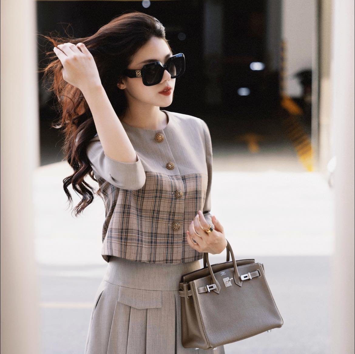 𝐂𝐔𝐒𝐓𝐎𝐌𝐄𝐑 𝐏𝐈𝐂𝐊𝐒 Timeless plaid, standout spots, serene sage, or effortless street style? Pick your vibe.
Inbox để được tư vấn và đặt : m.me/HallureDesig