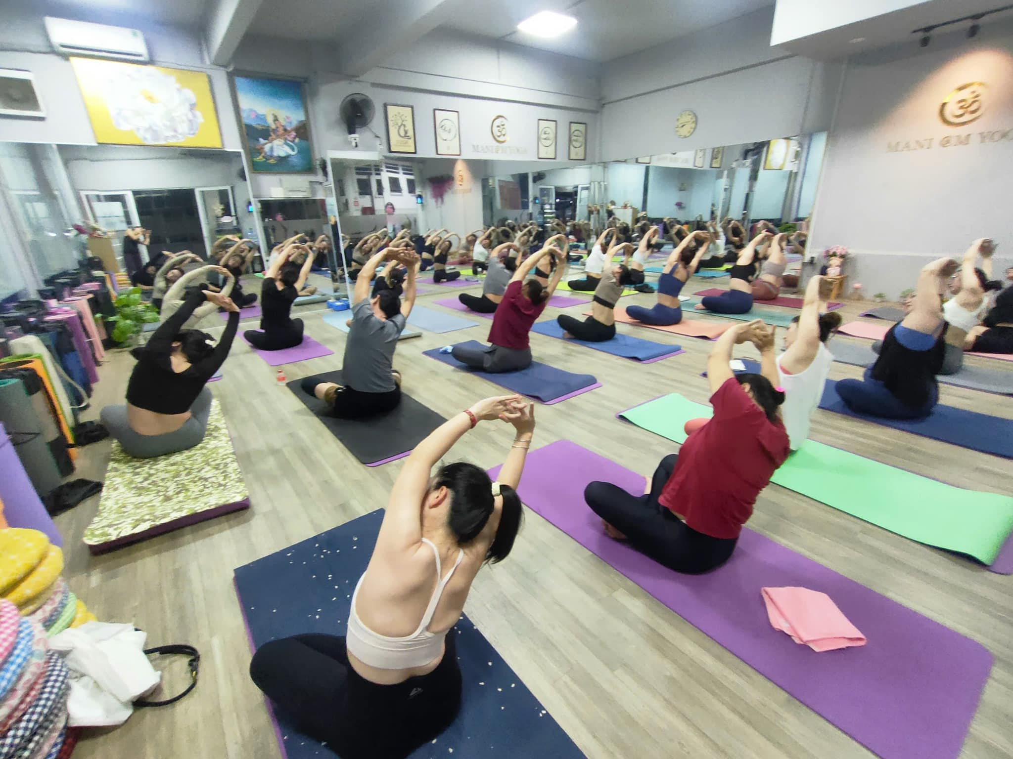 [???] Yoga House ? Top1Yoga ??‍♀️  , shares-0✔️ , likes-4❤️️ , date-2024-11-06 15:00:22????????