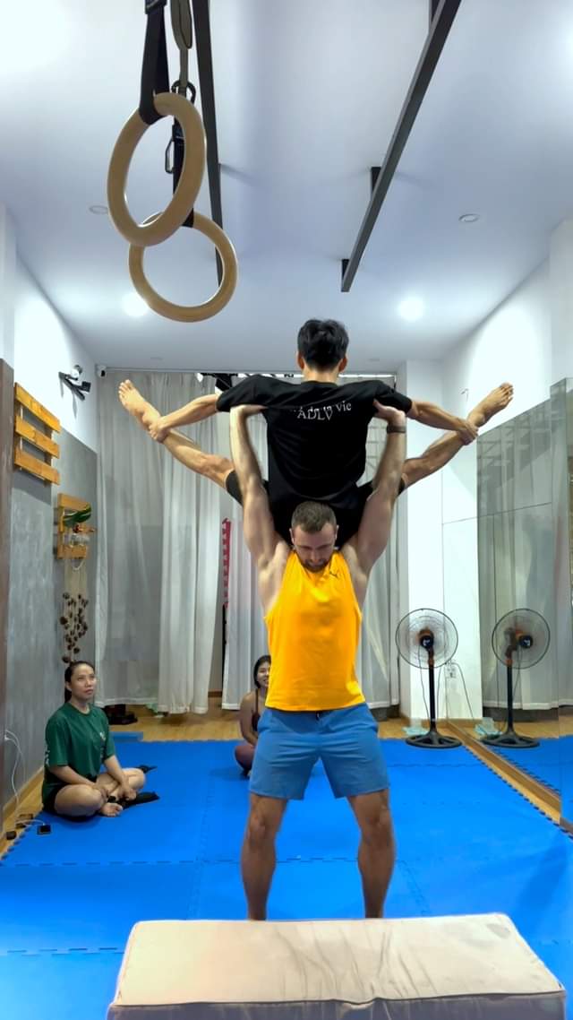 Làm việc xuất phát từ trái tim, đối xử chân thành sẽ đón nhận lại những nguồn năng lượng tích cực vô cùng dễ thương từ những người bạn mà bạn tiếp xúc
Th