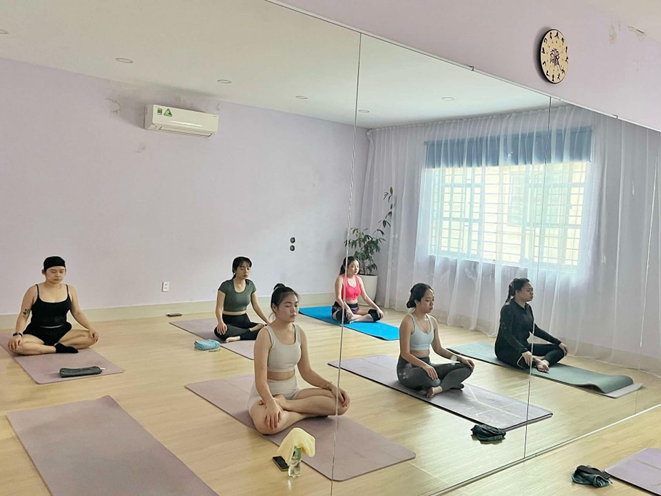 [???] Yoga Gò Vấp – Vì sức khỏe và sắc đẹp của bạn!  ? Top1Yoga ??‍♀️ Chúc cả nhà đầu tuần năng lượng nha.
  #GiảmCân #yogagiamcan #yogacoban #YogaGovap #Yoga
 , shares-0✔️ , likes-6❤️️ , date-2024-11-04 16:15:13????????