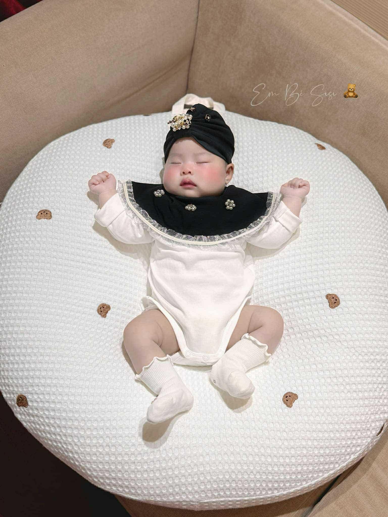 [???]  Min.A Kid – Mũ/Tuban Cho Bé Yêu  ?‍?❤️️?⭐️ Cả nhà ơi SĂN DEAL HỜI 11/11 trên sàn SHOPEE ngay nhaaaa . Em mũ xinh này đã có trên sàn săn ngay thôiiii Shopee : 
 , shares-0✔️ , likes-1❤️️ , date-2024-11-10 16:27:47????????