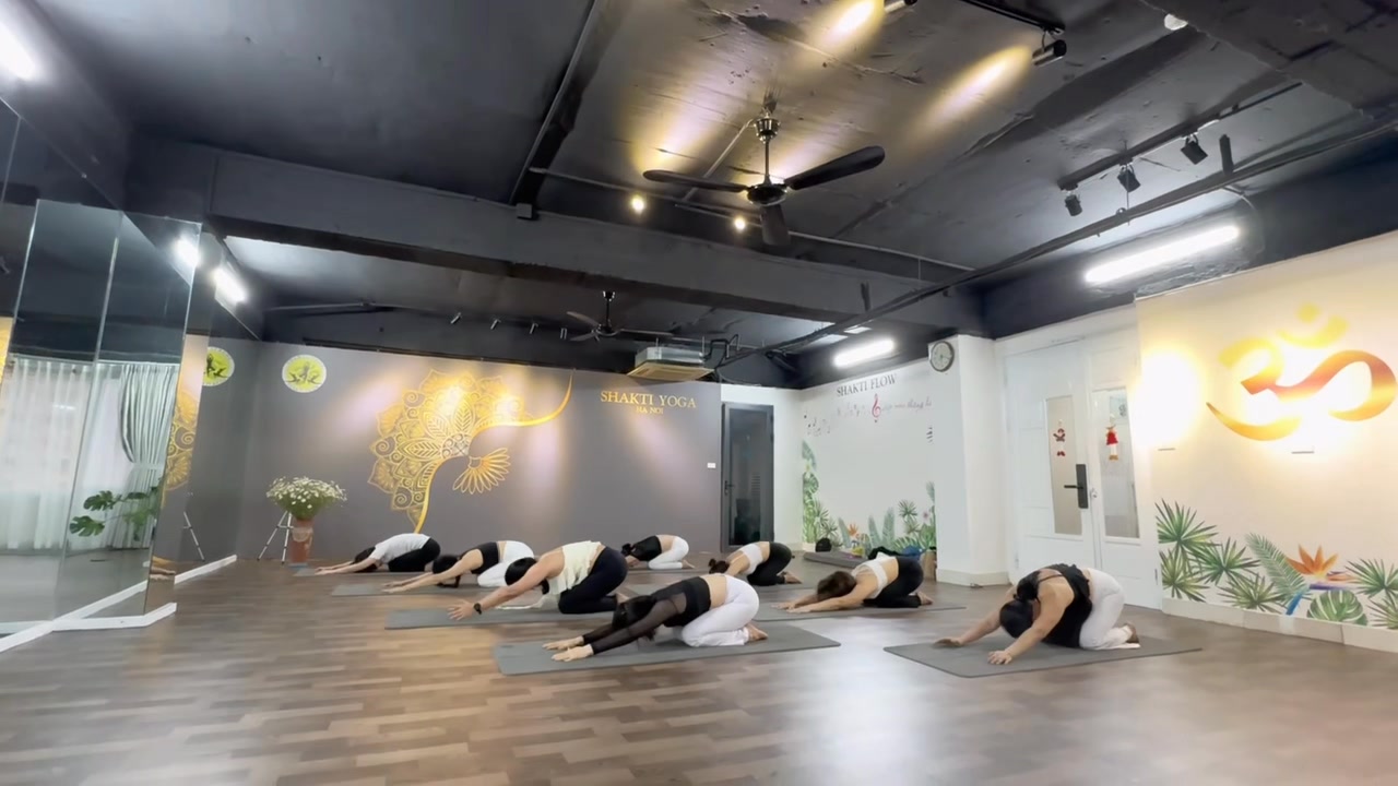 [???] Shakti Yoga Hà Nội – Số 1 về đào tạo HLV Yoga ? Top1Yoga ??‍♀️ “Quá là tự hào với đội múa Hoàng gia. Cảm ơn các bạn đã luôn cố gắng. Với những người tập yoga lâu năm mà bắt đầu tập flow còn cảm thấy khó thì với các bạn , shares-0✔️ , likes-21❤️️ , date-2024-11-29 14:15:17????????