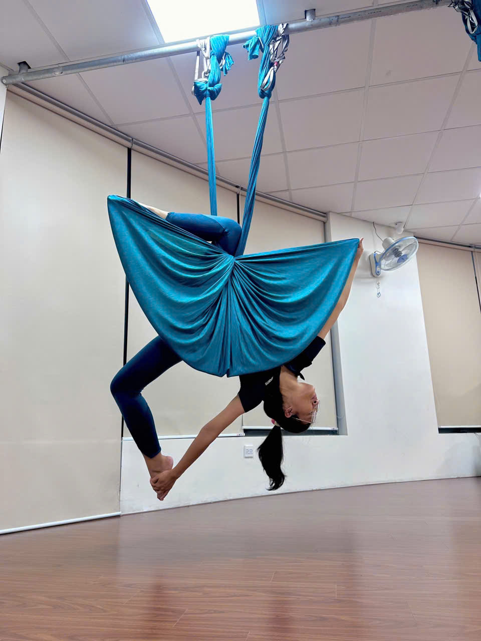 [???] US YOGA HCM  ? Top1Yoga ??‍♀️ CHIÊU SINH lớp Yoga Bay cơ bản cho NGƯỜI MỚI HOÀN TOÀN 
 Giờ tập :
10h00 các ngày Thứ 2- Thứ 4
20h15 các ngày Thứ 2- Thứ 4- Thứ 6
Chiêu sinh khung giờ mới  , shares-7✔️ , likes-1❤️️ , date-2024-09-15 01:27:56????????