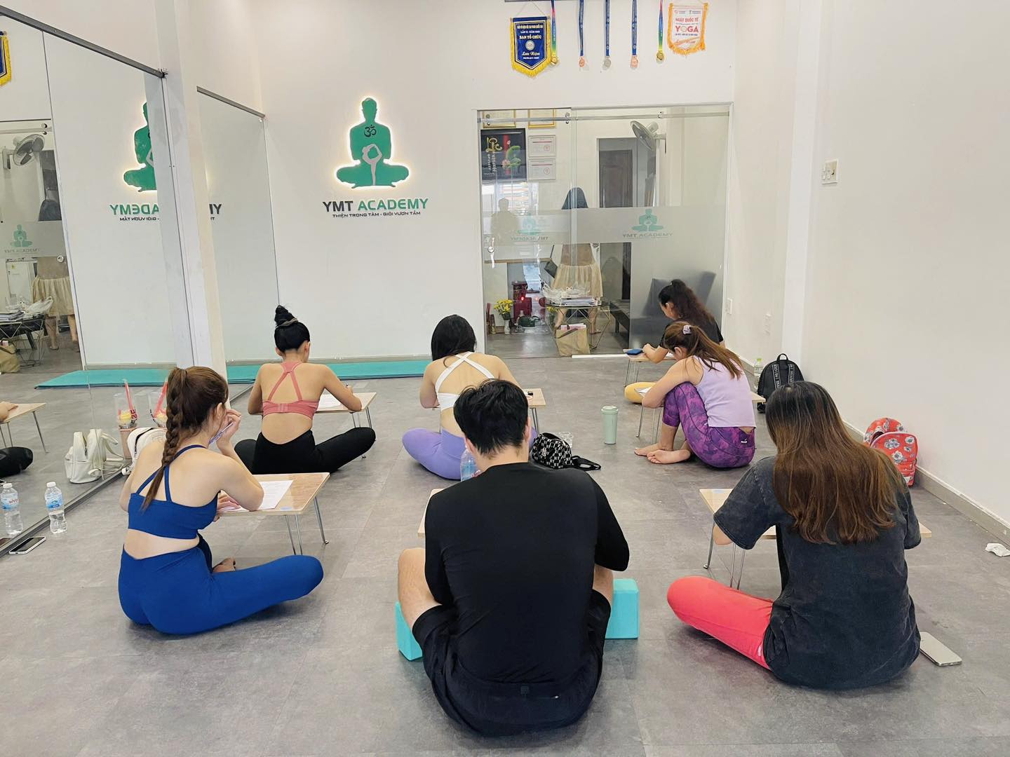 [???] Học Viện YMT ? Top1Yoga ??‍♀️ Kiểm tra Phần kỹ thuật của Khoá 200H HLV Yoga

Qua nhiều đợt kiểm tra và thi – đạt được đủ tiêu chuẩn thì HLV mới được tốt nghiệp
Một hành trình trở thành  , shares-3✔️ , likes-8❤️️ , date-2024-09-27 17:09:25????????
