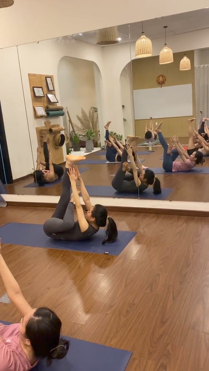 [???] YÊN’S YOGA Studio – Yên’s Yoga, Tâm khoẻ – dáng xinh  ? Top1Yoga ??‍♀️ Yoga có thực sự khó như bạn nghĩ ? 
 —
 Hãy đến với Yên’s bạn sẽ thấy Yoga thực sự đơn giản, giúp bạn hiểu hơn về cơ thể, yêu hơn từng hơi thở 
 #yensyogas , shares-0✔️ , likes-1❤️️ , date-2024-10-04 17:40:59????????