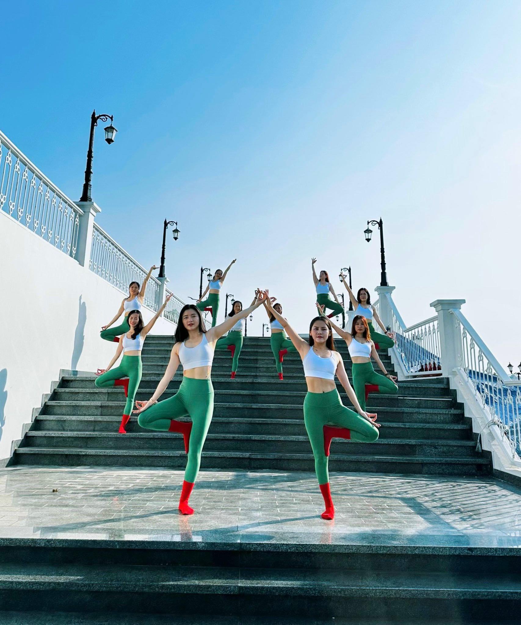 [🆕🇻🇳] Mỹ Dung Yoga – CHUYÊN SỶ, LẺ DỤNG CỤ, SÁCH YOGA  🧘 Top1Yoga 🤸🏻‍♀️ Sắm set chụp noel dần là vừa đó các chị ui
 , shares-0✔️ , likes-8❤️️ , date-2024-10-29 21:02:44🇻🇳🇻🇳🇻🇳📰🆕