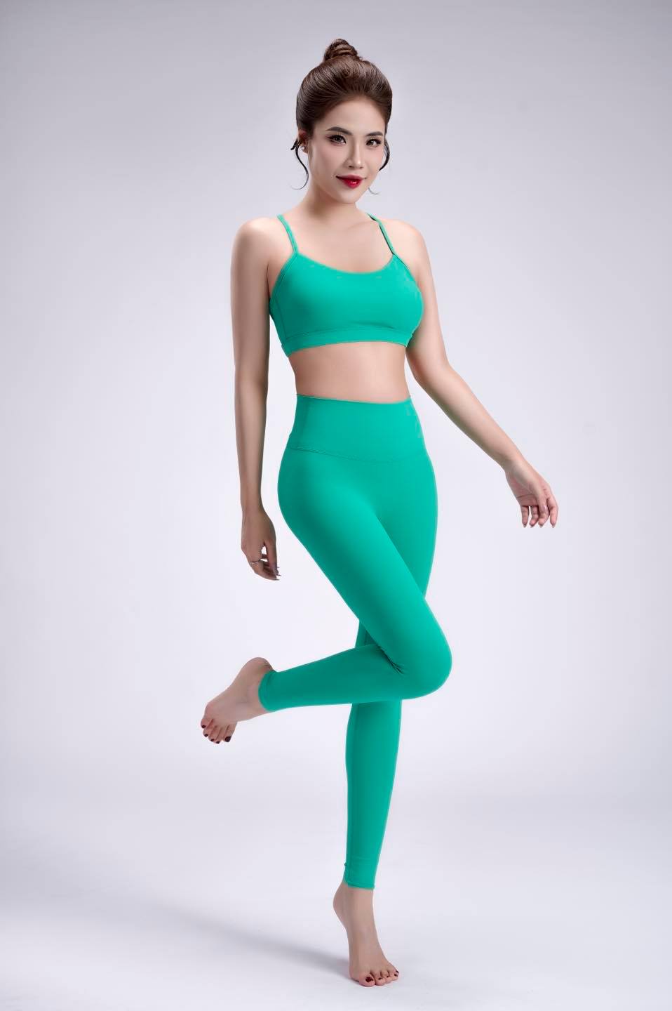 [🆕🇻🇳] Khả Ngân Sport – Chuyên Đồ Tập Thiết Kế Cao Cấp 🧘 Top1Yoga 🧘 𝑪𝒚𝒂𝒏 – 𝑿𝒂𝒏𝒉 𝑵𝒈𝒐̣𝒄
 Ra mắt mẫu xanh ngọc rất mới và lạ ạ, tươi mát cho những ngày cuối thu các chị nha
 Thiết kế nhẹ nhàng tinh tế, chất liệu vải vô cùng ch , shares-0✔️ , likes-39❤️️ , date-2024-11-07 15:38:40🇻🇳🇻🇳🇻🇳📰🆕