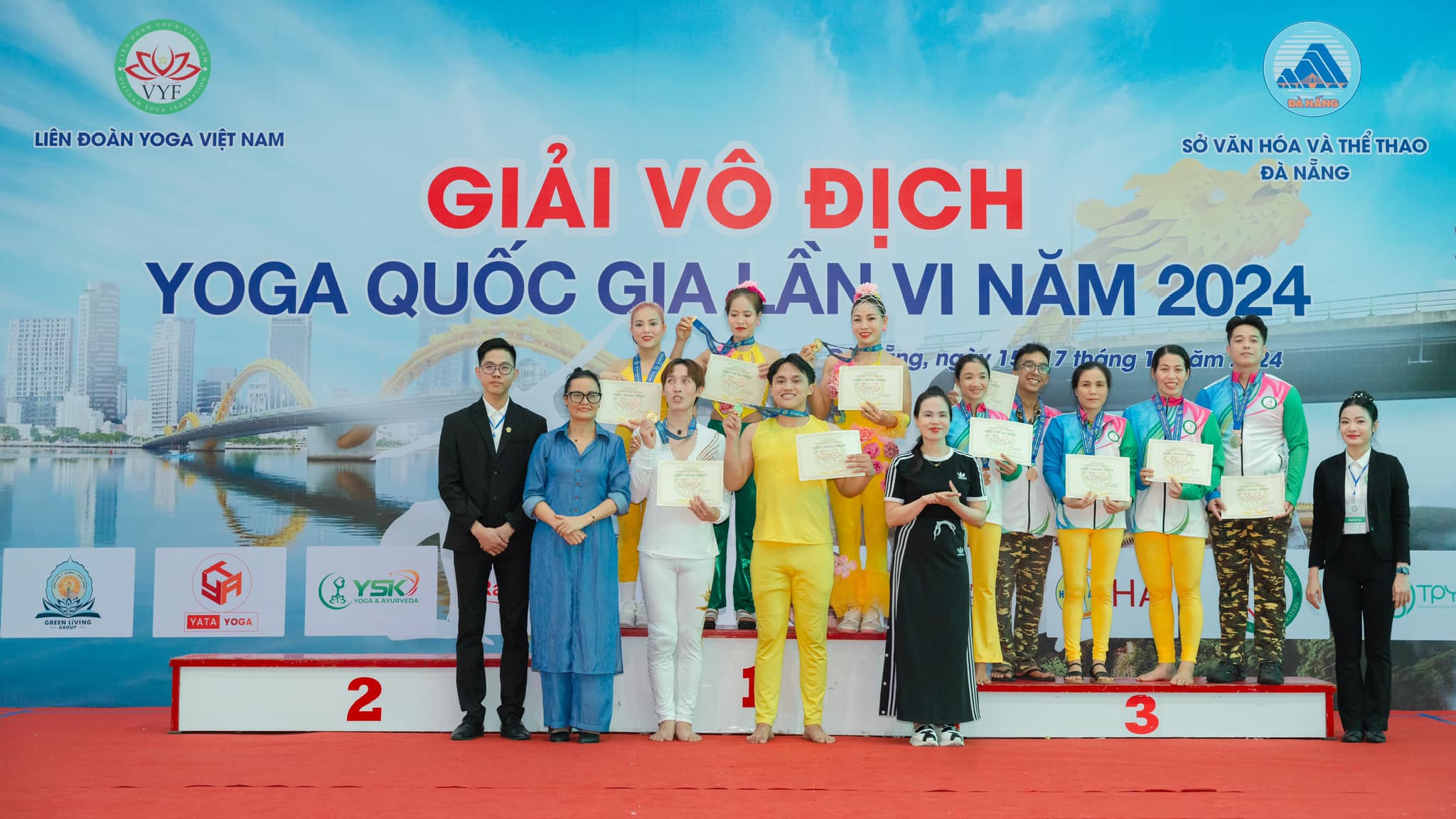 [???] Tiến Lực YoGa  (Phạm Tiến Lực) ? Top1Yoga ??‍♀️  Không biết dùng từ gì để diễn tả được hết cảm xúc, em xin gửi lời cảm ơn đến thầy cô và các anh chị trong đoàn đã đồng hành và gắn bó trong suốt mùa giải
 , shares-1✔️ , likes-185❤️️ , date-2024-11-19 18:16:04????????