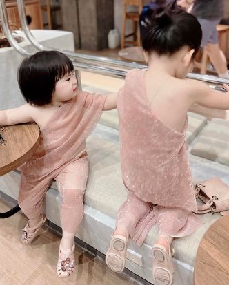 [🆕🇻🇳]  Sweetie by Josie – Thời trang cho bé 🧑‍🧒❤️️👶⭐️ Lên đồ là phải sành điệu 
Shop còn lẻ size xả ngay giá kho 79k/set
Size 2: 9-11kg
Size 3: 12-14kg
 , shares-0✔️ , likes-0❤️️ , date-2024-12-02 02:20:05🇻🇳🇻🇳🇻🇳📰🆕