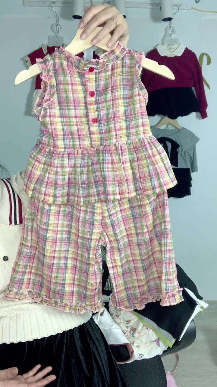 [🆕🇻🇳]   Cầu Vồng – Thế Giới Của Mẹ – Chuyên quần áo baby Quảng Châu, VNXK, hàng Thương hiệu 🧑‍🧒❤️️👶⭐️ Mn vẫn ưng này ha, vậy em gom lại nge.

Qc cũng có nhiều linkkk may lại. Nhưng quần này em cầm tay oài, vẫn đỉnhhhh nhấtttt.
 , shares-0✔️ , likes-13❤️️ , date-2024-12-05 03:36:12🇻🇳🇻🇳🇻🇳📰🆕