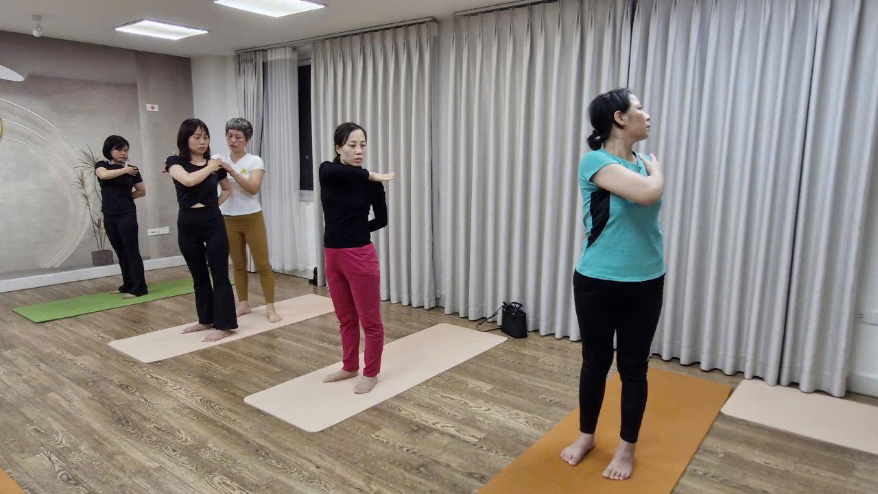 [???] Shakti Yoga Hà Nội – Số 1 về đào tạo HLV Yoga ? Top1Yoga ??‍♀️ KHÓA HỌC YOGA NỀN TẢNG – BẮT ĐẦU HÀNH TRÌNH CHĂM SÓC SỨC KHỎE TOÀN DIỆN

Bạn muốn:
 Tăng cường sức khỏe, cải thiện vóc dáng?
 Giảm căng thẳng, nâng cao sự  , shares-0✔️ , likes-22❤️️ , date-2024-12-07 13:42:34????????