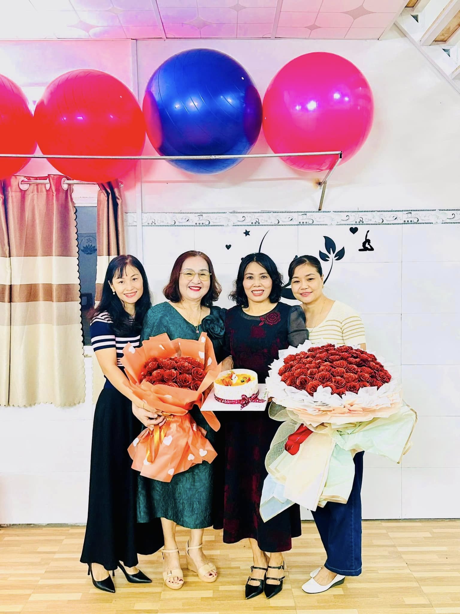 [🆕🇻🇳] Yoga Vipassana – Phòng tập yoga – Yoga Quan Sát Hơi Thở 🧘 Top1Yoga 🤸🏻‍♀️ Thảm Tập Yoga YV – Bạn Đồng Hành Bền Bỉ

Trên thảm Yoga YV, ta cùng nhau tập,
Chất liệu simili, mồ hôi không thấm.
Dễ vệ sinh, sạch sẽ, không lo bẩn,
Chống , shares-0✔️ , likes-0❤️️ , date-2024-12-01 21:12:51🇻🇳🇻🇳🇻🇳📰🆕