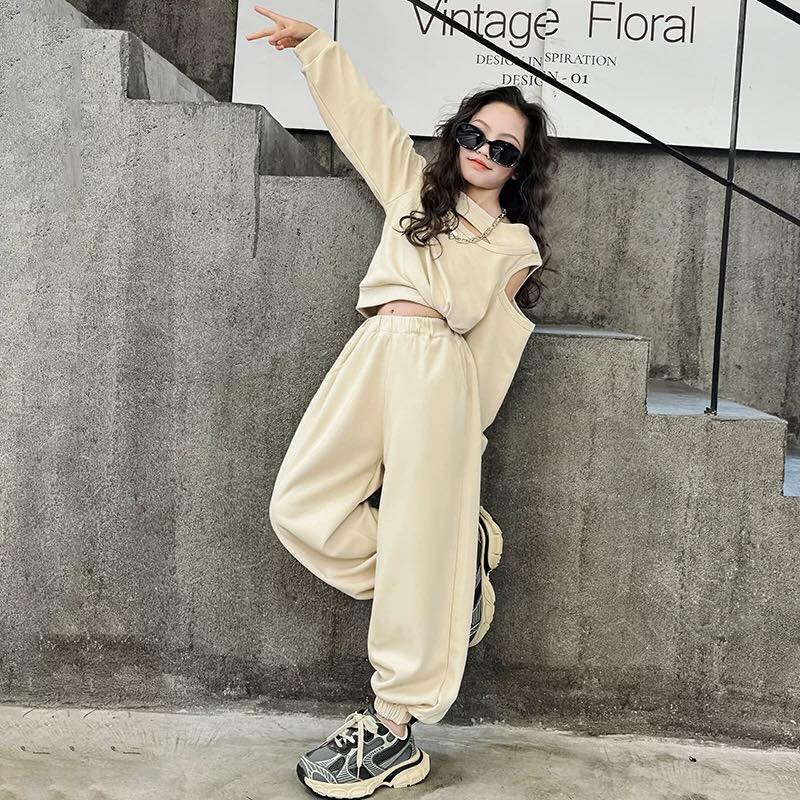 [???]  BABY SHOP – thời trang trẻ em  ?‍?❤️️?⭐️ BỘ NỈ BÉ GÁI
Chất nỉ  dày đẹp, kiểu dáng thể thao sang chảnh( set 2 món)
Size:120-170(25-57kg)
Giá:450.000
 , shares-1✔️ , likes-2❤️️ , date-2024-12-09 17:57:38????????