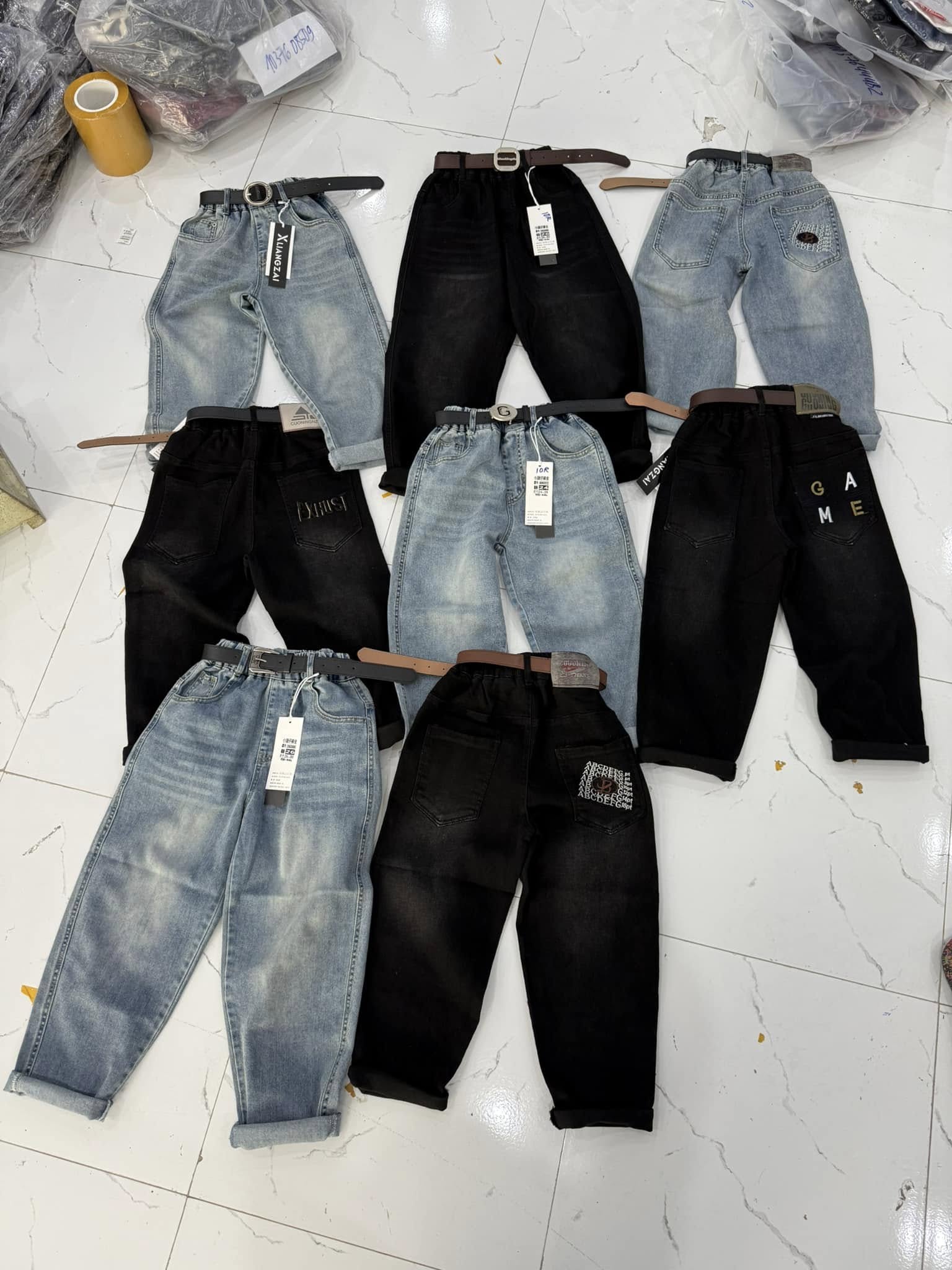 [🆕🇻🇳]  Hoài Thu Lâm Kids  chuyên quần áo trẻ em phong cách Hàn Quốc, từ 2-13 tuổi 🧑‍🧒❤️️👶⭐️ Phao lông vũ em còn lẻ size, lẻ số vài mẫu. Sale gọn cho các con ạ. Giảm ngay 100k trên giá bán. Ib em check size nhaaa 
 , shares-1✔️ , likes-71❤️️ , date-2024-12-07 14:59:51🇻🇳🇻🇳🇻🇳📰🆕