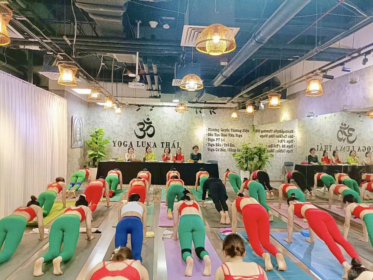 [🆕🇻🇳] Yoga Luna Thái Việt Nam 🧘 Top1Yoga 🤸🏻‍♀️ Những hình ảnh rực rỡ sắc màu Noel trong buổi Thi Tốt Nghiệp 2 Khoá Đào Tạo Giáo Viên Yoga TTC105 – TTC160 Sau gần 4 tháng học tập và tôi luyện để trở thàn , shares-0✔️ , likes-0❤️️ , date-2024-12-09 18:30:05🇻🇳🇻🇳🇻🇳📰🆕