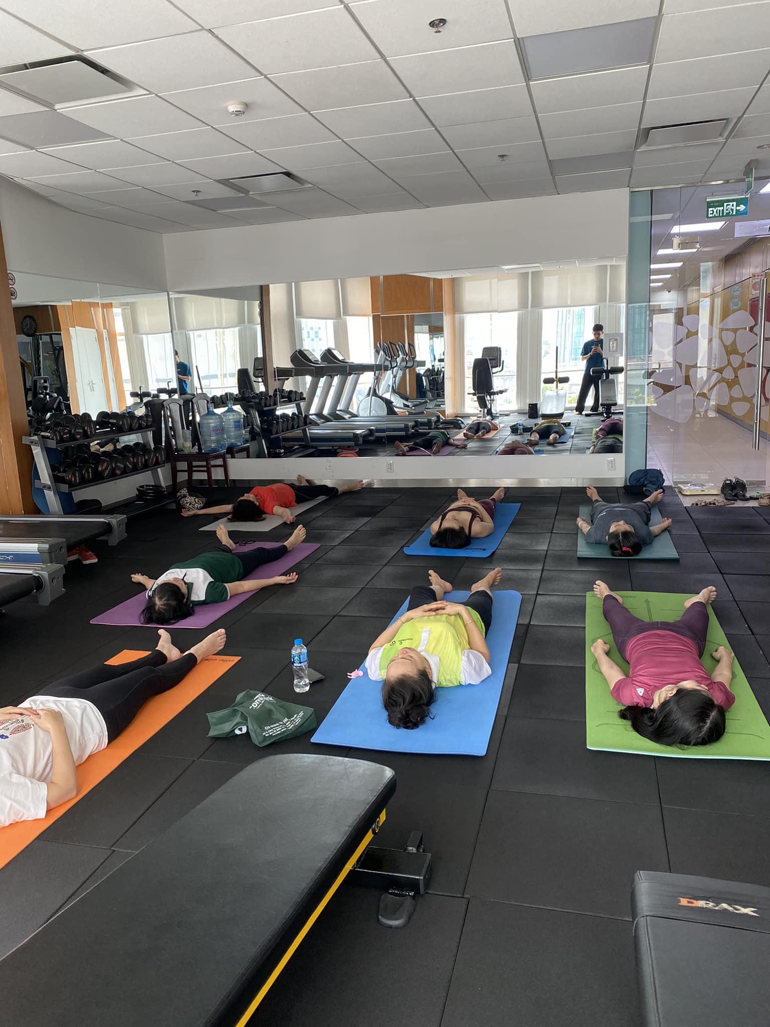 [???] Châu Hiền (Thiên Quang) – ACRO YOGA TEACHER ? Top1Yoga ??‍♀️ Xong lớp Yoga ca chiều (lớp yoga “thư giãn”) 
#thôngyoga
 , shares-0✔️ , likes-141❤️️ , date-2024-12-11 23:49:26????????