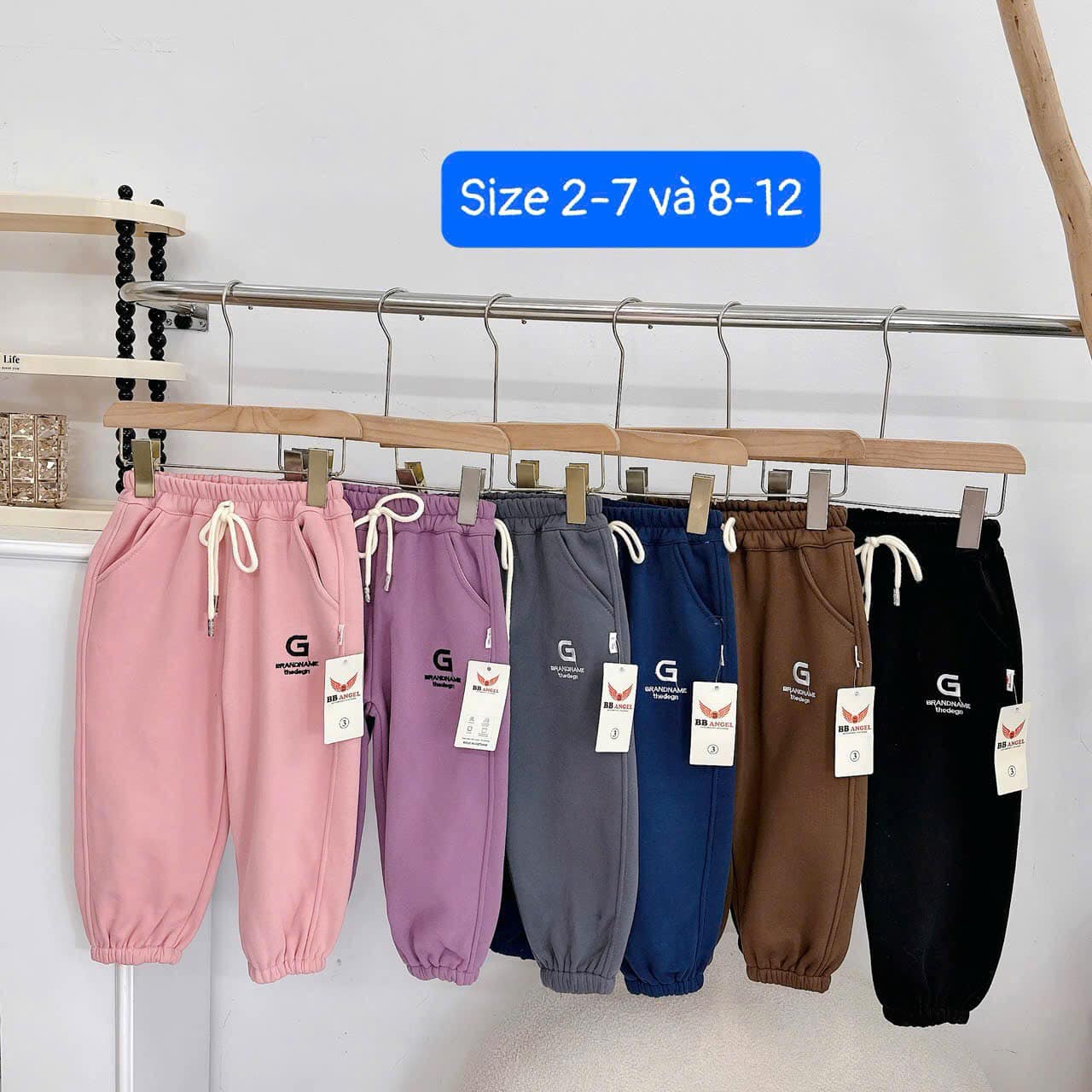 [🆕🇻🇳] Kemy Kids 😎❤️️⭐️ U là trời 
Quần nhung nót nỉ ấm bên trong cho cả bé trai và bé gái mùa lạnh mặc quần này mê luôn ấy ạ 
Hàng sẵn shop rồi nha các mẹ
————————————
 KEMY KIDS , shares-0✔️ , likes-0❤️️ , date-2024-12-12 01:27:02🇻🇳🇻🇳🇻🇳📰🆕