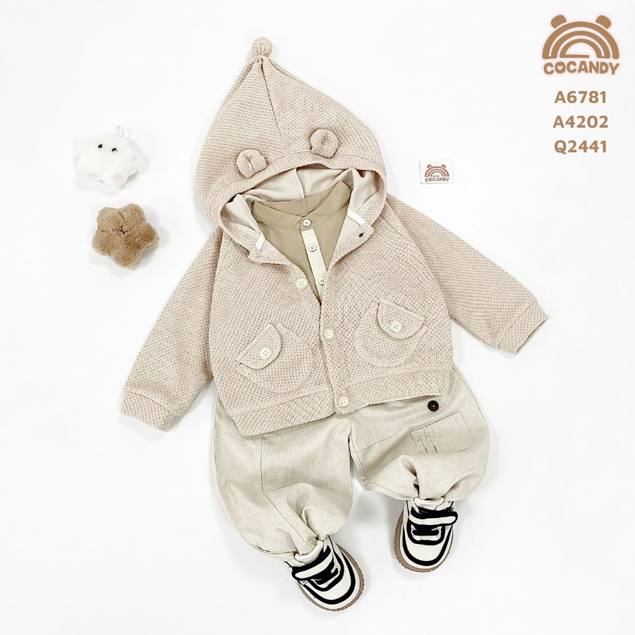 [🆕🇻🇳] Little cheese – Little cheese 🧀 korean style for kids 🧑‍🧒❤️️👶⭐️ Ấm áp mùa đông – Áo khoác bé gái phong cách cổ điển
Đặc điểm nổi bật:
Chất liệu cao cấp: Áo được làm từ vải bông dày dặn, giữ ấm tuyệt đối nhưng vẫn nhẹ nh , shares-0✔️ , likes-2❤️️ , date-2024-12-13 15:28:57🇻🇳🇻🇳🇻🇳📰🆕