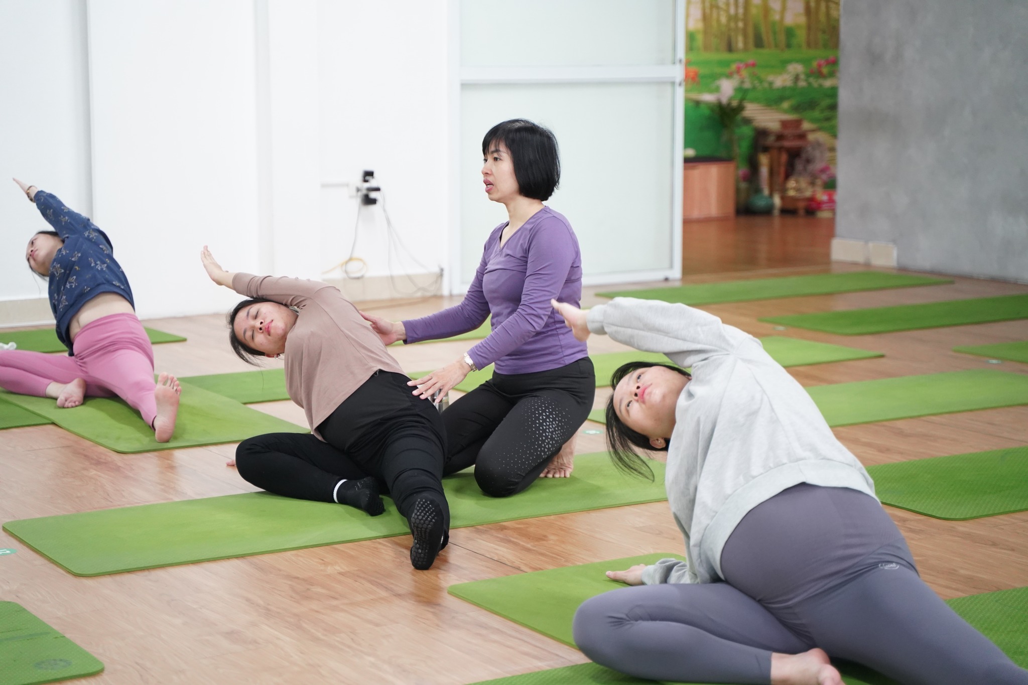 [???] Savary Yoga & Dance (Hà Nội) – Phòng tập yoga ? Top1Yoga ??‍♀️ YOGA BẦU – MÓN QUÀ MẸ DÀNH CHO CON.
Tập yoga bầu không những mang lại vô vàn lợi ích cho mẹ bầu mà còn mang đến rất nhiều lợi ích cho em bé như:
   – Bé đư , shares-0✔️ , likes-4❤️️ , date-2024-12-18 18:09:11????????