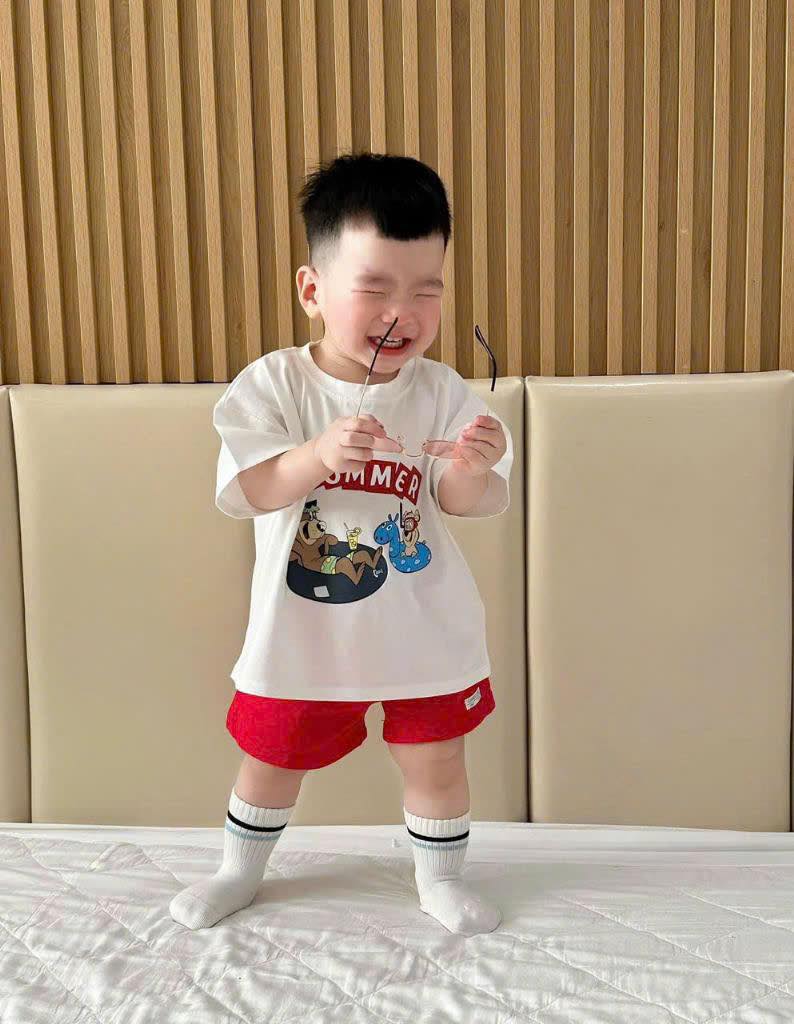 [🆕🇻🇳]  MẦM ĐẬU BABY – Đồ Sơ Sinh Cao Cấp 🧑‍🧒❤️️👶⭐️ Đã có chủ nhân của e 9999 này ùiii
Còn mấy em nữa đang chờ chủ nhân đến hốt về ạ
Chủ shop chi đỉnh nóc kịch trần luôn
 , shares-0✔️ , likes-15❤️️ , date-2024-12-15 17:29:20🇻🇳🇻🇳🇻🇳📰🆕