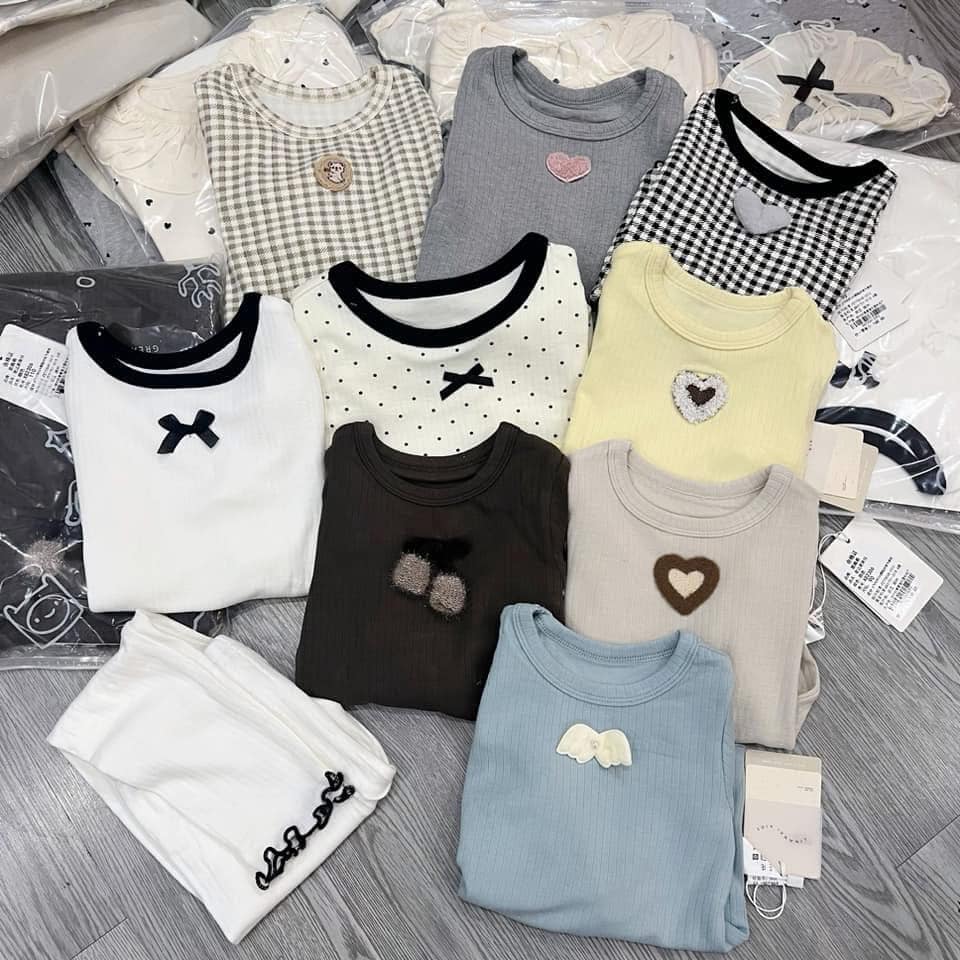 [🆕🇻🇳]  Door to door – Chuyên quần áo, giày dép và phụ kiện cho bé 😎❤️️⭐️ Áo đi nắng cho bé siêu mịn, mát rười rượi và siêu mềm mướt luôn mẹ nha!!!
 Chất liệu vải từ polyester cùng spandex mang đến sự mềm mại, mịn mướt và siêu má , shares-1✔️ , likes-1❤️️ , date-2024-12-18 02:00:05🇻🇳🇻🇳🇻🇳📰🆕