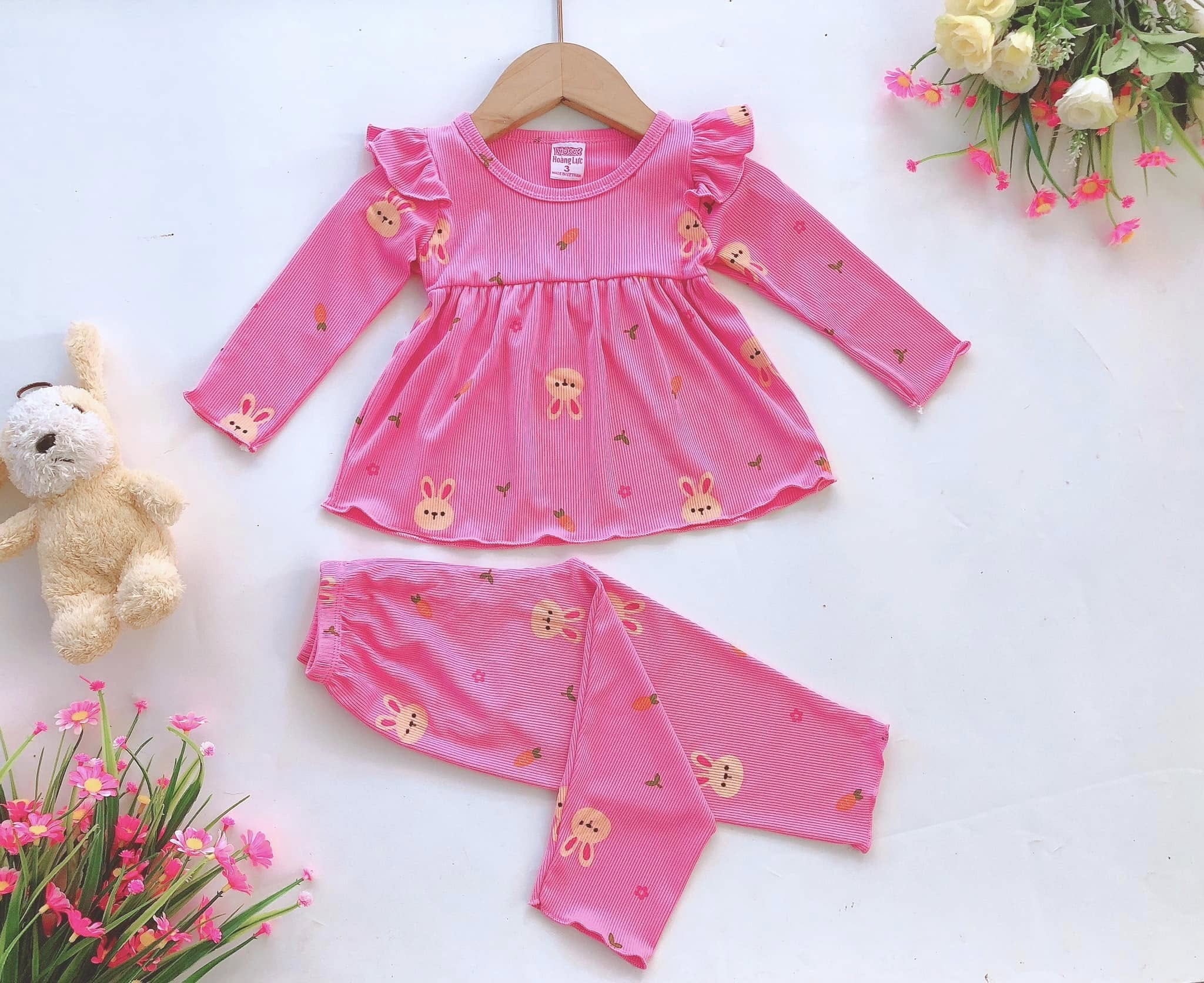 [🆕🇻🇳] Duy khang shop – Shop chuyên mua bán quần áo trẻ em giá rẻ 🧑‍🧒❤️️👶⭐️ Bộ tay dài quần dài 
vãi Thun tăm lạnh 
Bé 7 đến 12 ký 
3 bộ 100k
 , shares-0✔️ , likes-10❤️️ , date-2024-12-18 01:41:04🇻🇳🇻🇳🇻🇳📰🆕