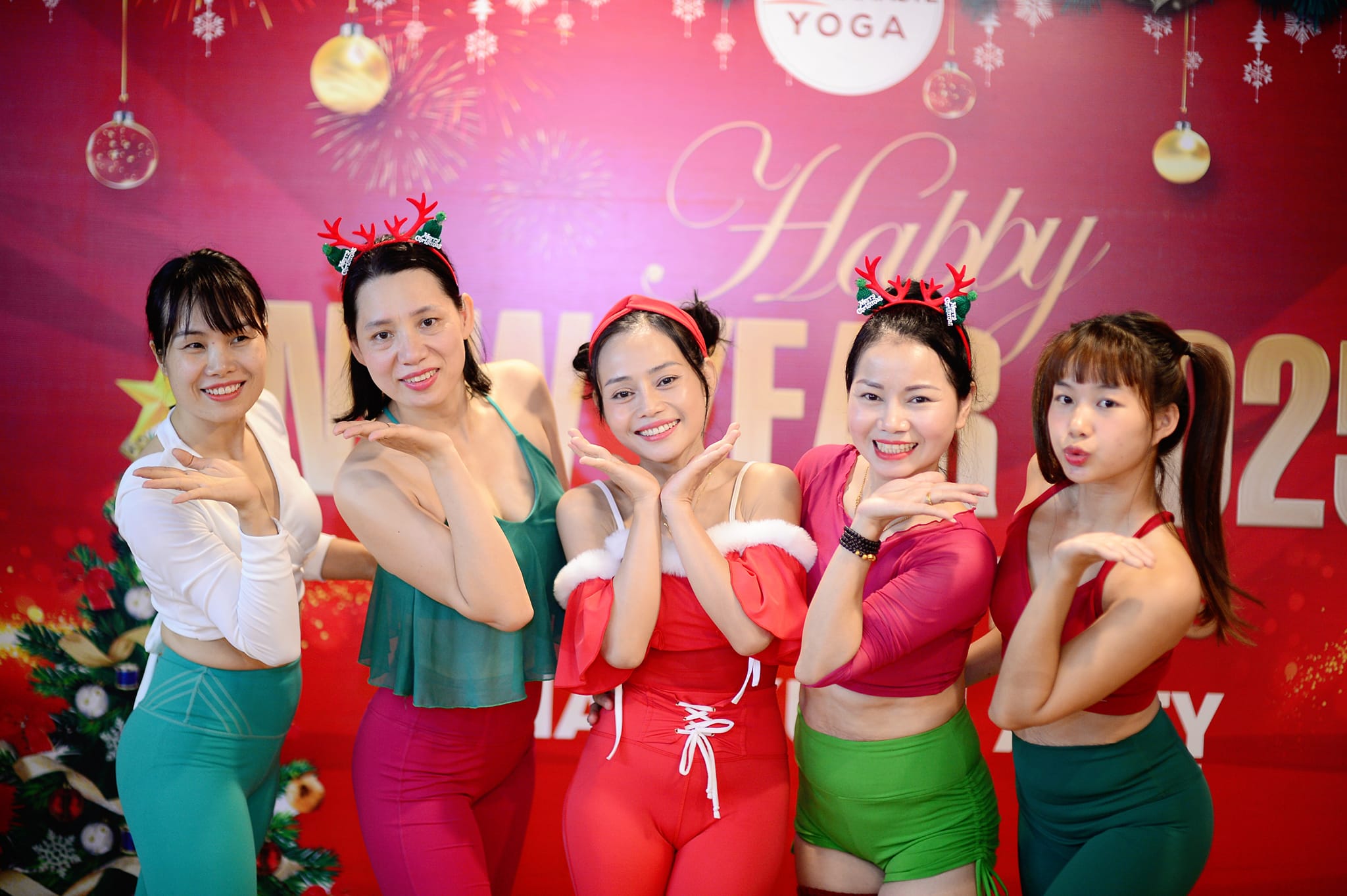 [🆕🇻🇳] Hương Anh Fitness & Yoga 🧘 Top1Yoga 🧘  Festival Yoga mùa đông 2024: Thành công rực rỡ nhờ những trái tim yêu yoga 

 Hương Anh vô cùng xúc động trước những tình cảm mà Yogi đã dành cho Festival , shares-0✔️ , likes-22❤️️ , date-2024-12-18 00:26:38🇻🇳🇻🇳🇻🇳📰🆕