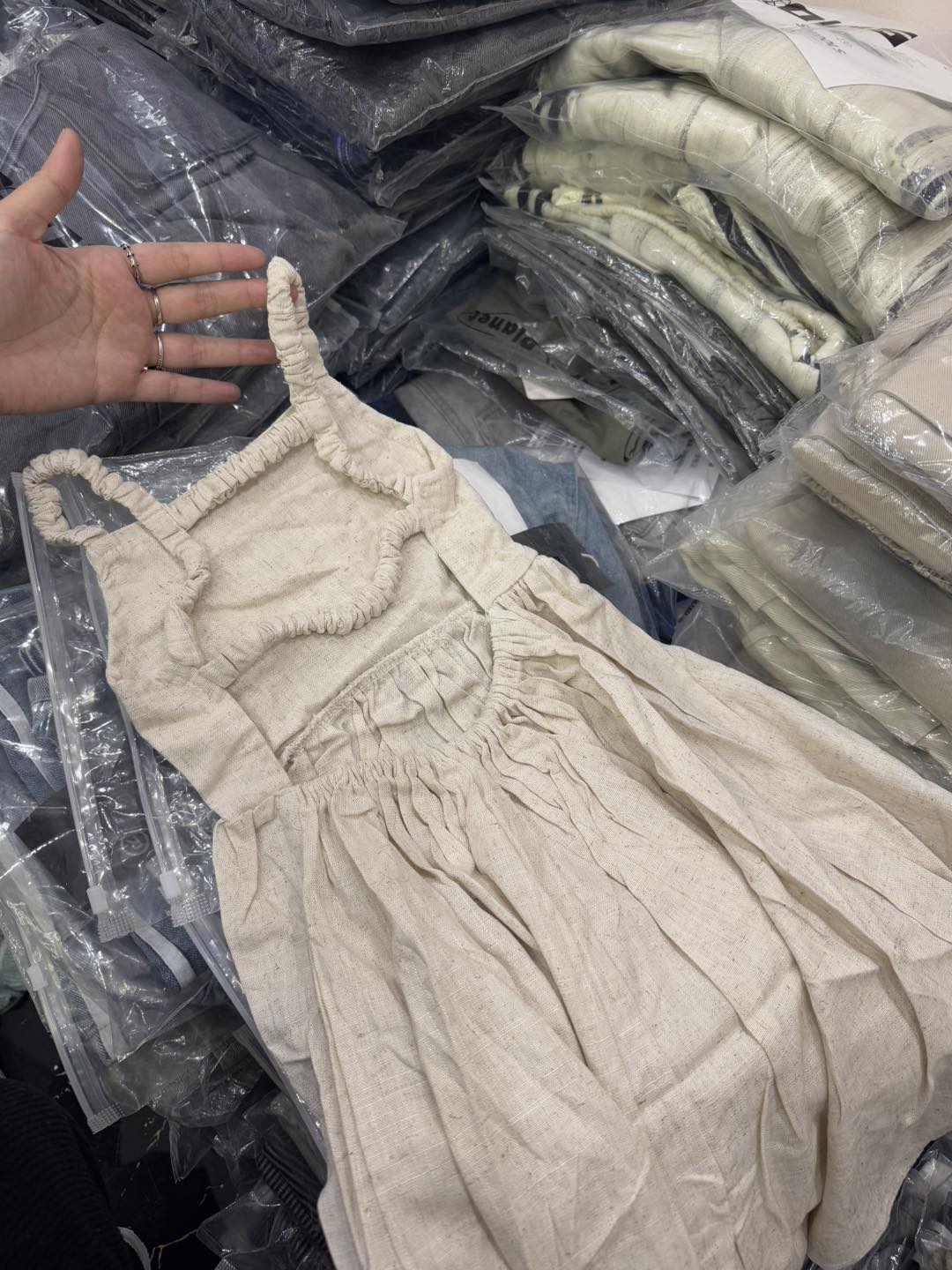 [???]  Kid Simple Style – Chuyên quần áo trẻ em guangzhou ?‍?❤️️?⭐️ Khách chỉ đưa ảnh mọi việc cứ để e loooo 

Ảnh thật shop chụp 
Mng tham gia nhóm nha. 



 HÀNG CÓ SẴN 
———————————
 Kim Mã – Ba Đình , shares-0✔️ , likes-2❤️️ , date-2024-12-19 05:17:05????????