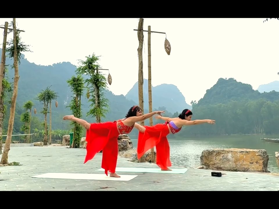 [🆕🇻🇳] Đạt Anh Yoga Flow – Khóa Học Video Online – Phòng tập yoga  🧘 Top1Yoga 🤸🏻‍♀️  Má hồng em còn tuổi son,
Là đôi mươi tám em trăng tròn. 
Như ánh trăng rằm soi sáng đêm đông, chị em luôn mang trong mình nét đẹp mặn mà và tràn đầy sức s , shares-0✔️ , likes-3❤️️ , date-2024-12-21 03:00:37🇻🇳🇻🇳🇻🇳📰🆕